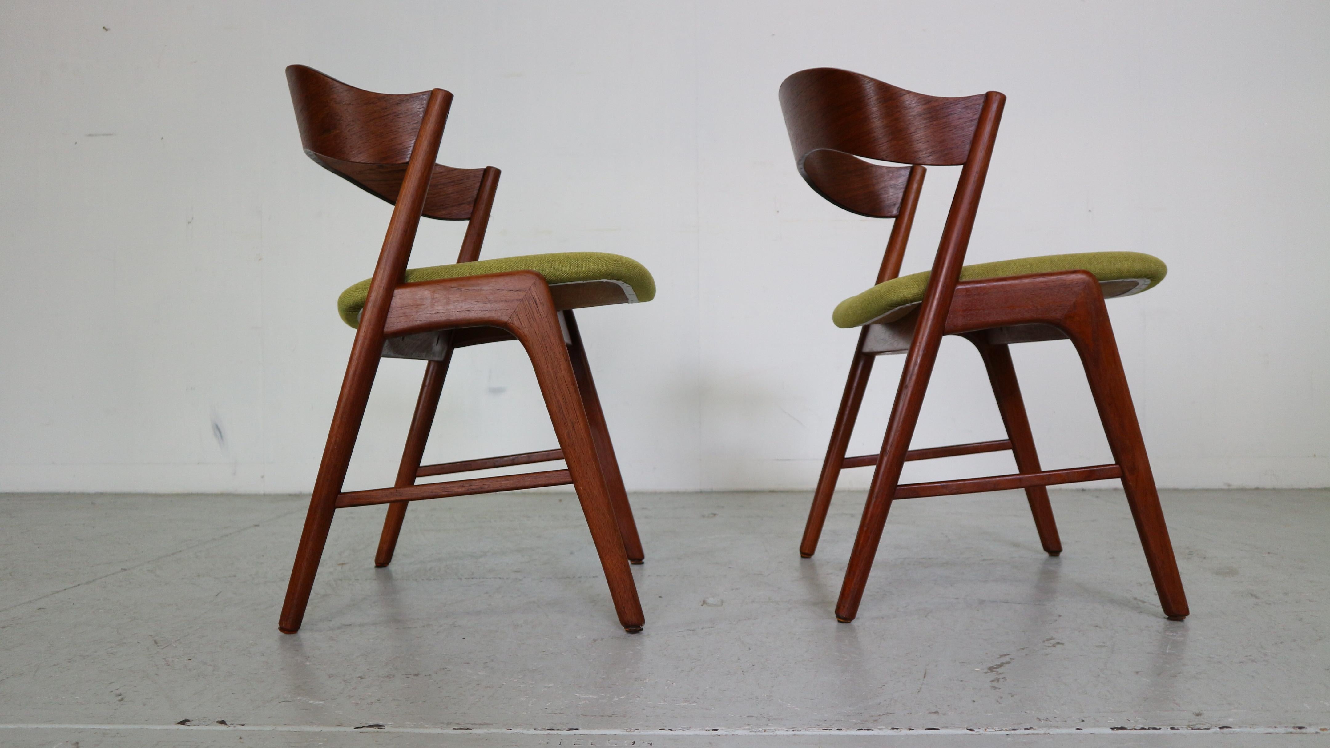 Mid- Century Set Of Two Organic Shape Teak Dinning Room Chairs, 1960 Denmark 2