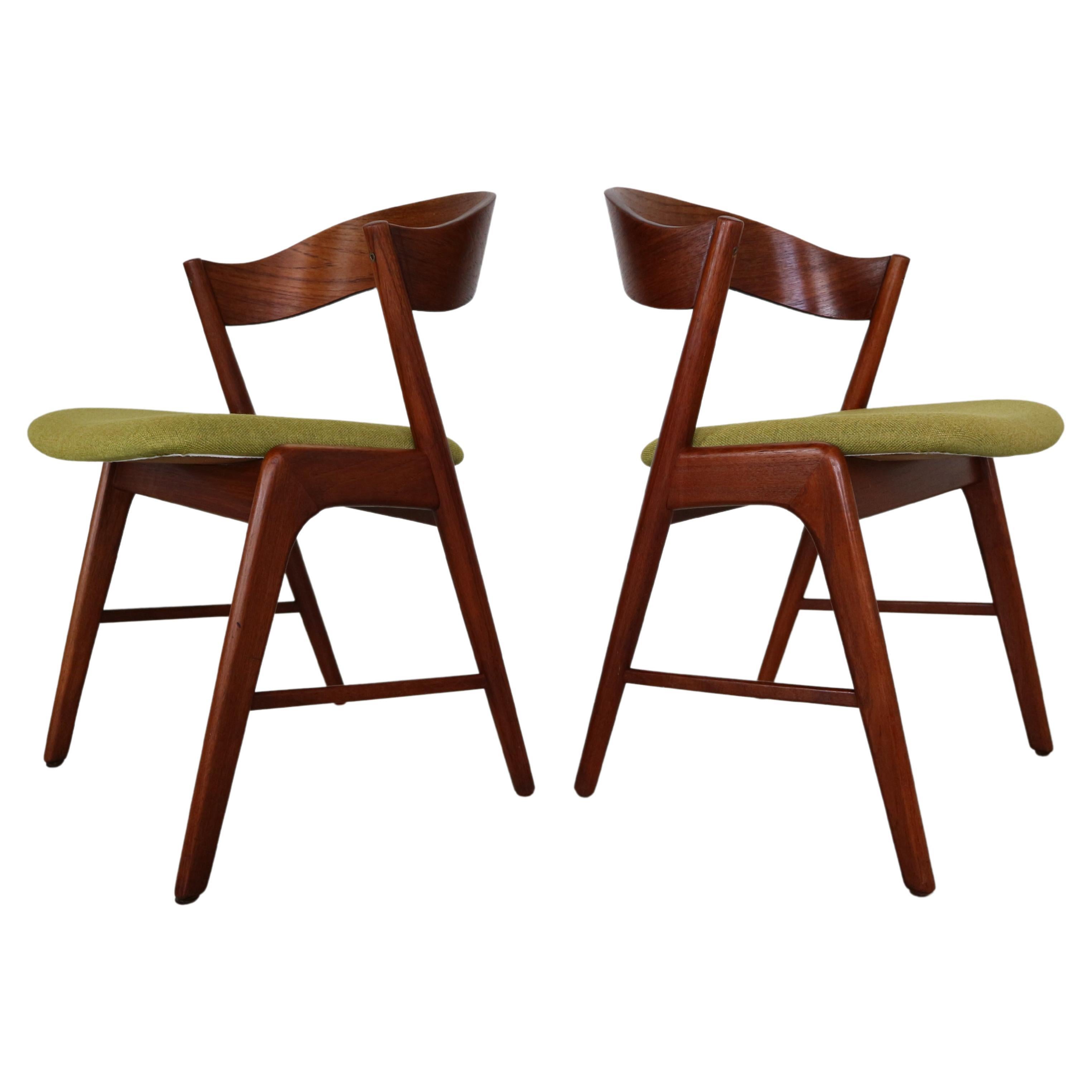 Mid- Century Set Of Two Organic Shape Teak Dinning Room Chairs, 1960 Denmark