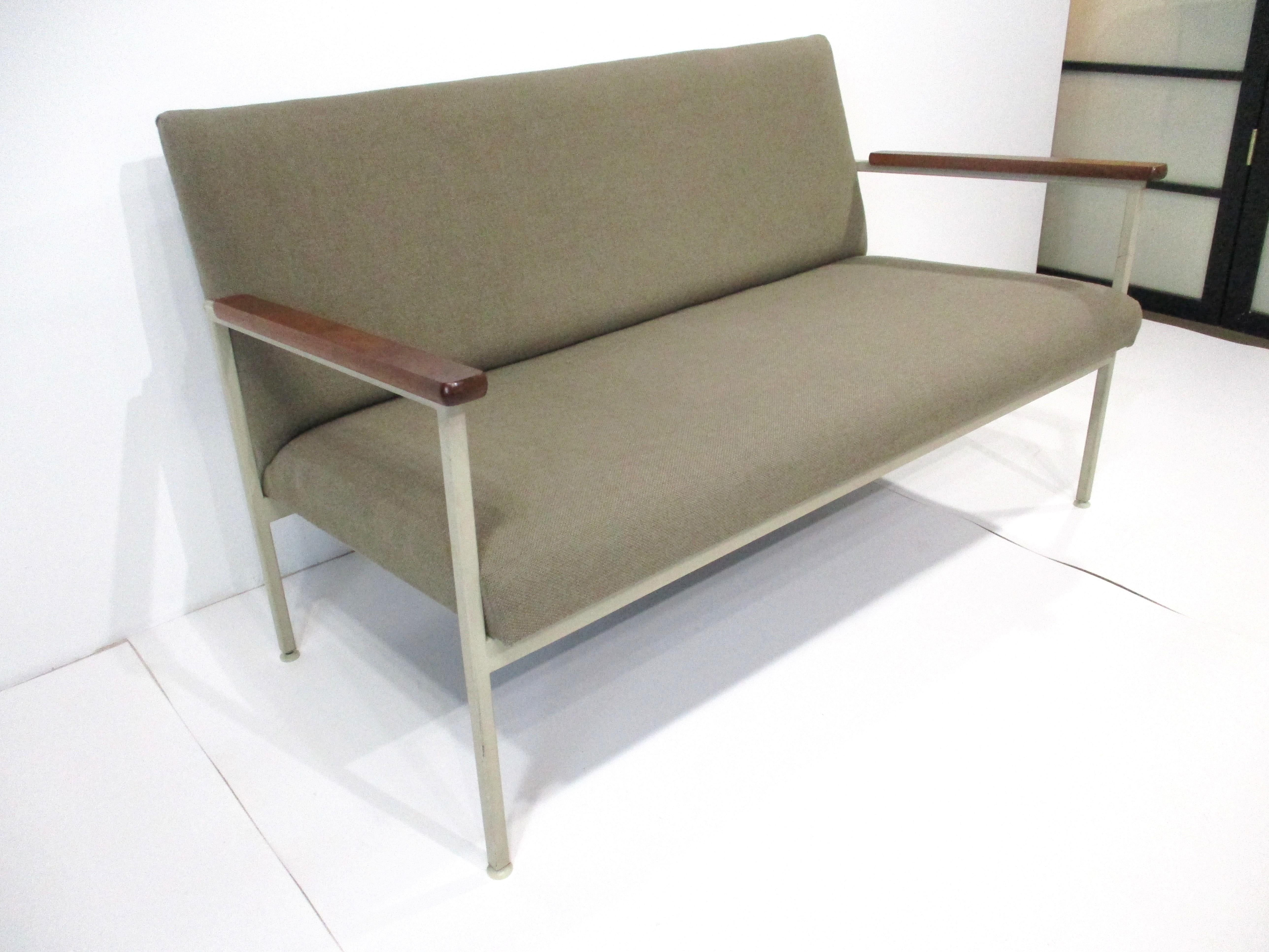 Mid-Century moderno Poltrona con divano di Janet Nelson, stile metà secolo, di Janet Rosenblum in vendita