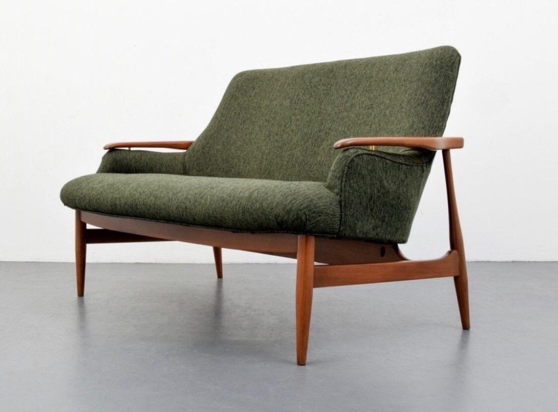 Midcentury Settee, possibly Finn Juhl /Niels Vodder For Sale 1