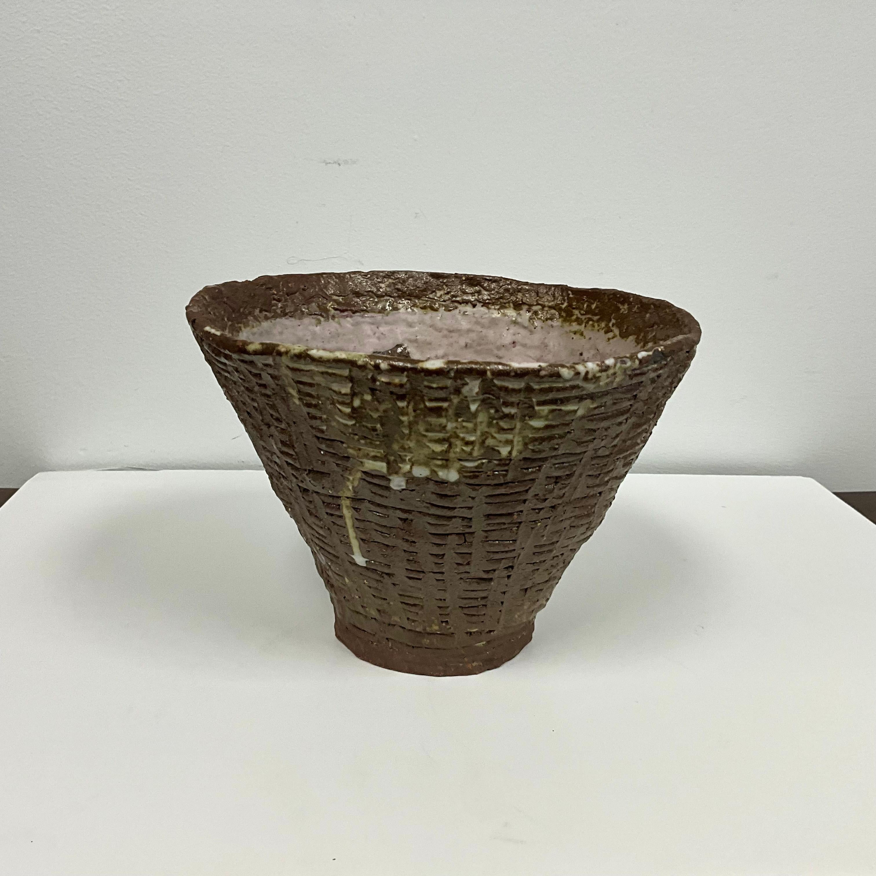Studio Pottery di metà secolo in terracotta sgraffita con trama a canestro in vendita 6