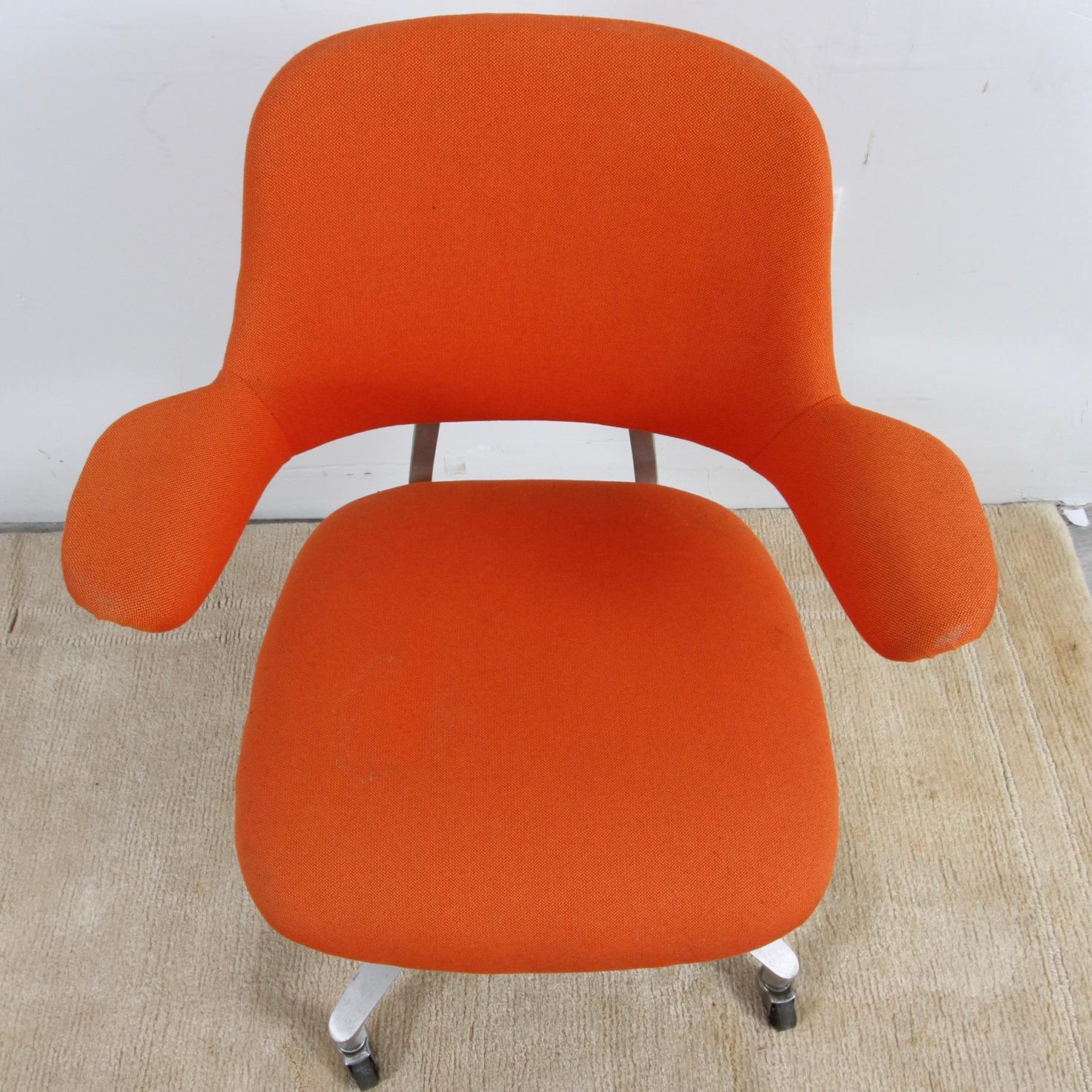 Mid Century Shaw Walker Office Chair In Good Condition For Sale In New London, CT