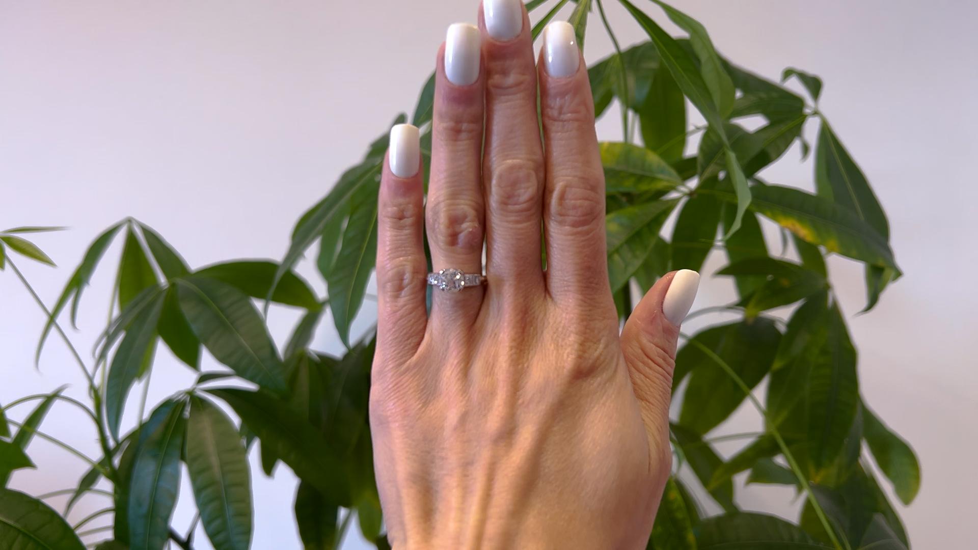 Eine Mitte des Jahrhunderts Sheldon Speyer GIA 1,56 Karat Old Mine Cut Diamond Platinum Ring. Mit einem Diamanten im alten Minenschliff von 1,56 Karat, begleitet von der GIA-Nummer 6237086294, die besagt, dass der Diamant die Farbe I und die