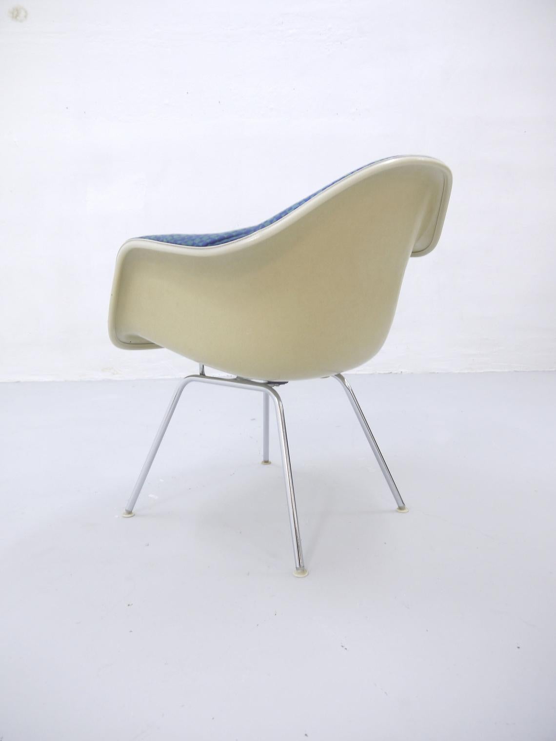 American Midcentury Shell Chair, Charles Eames Herman Miller, Alexander Girard Fabric
