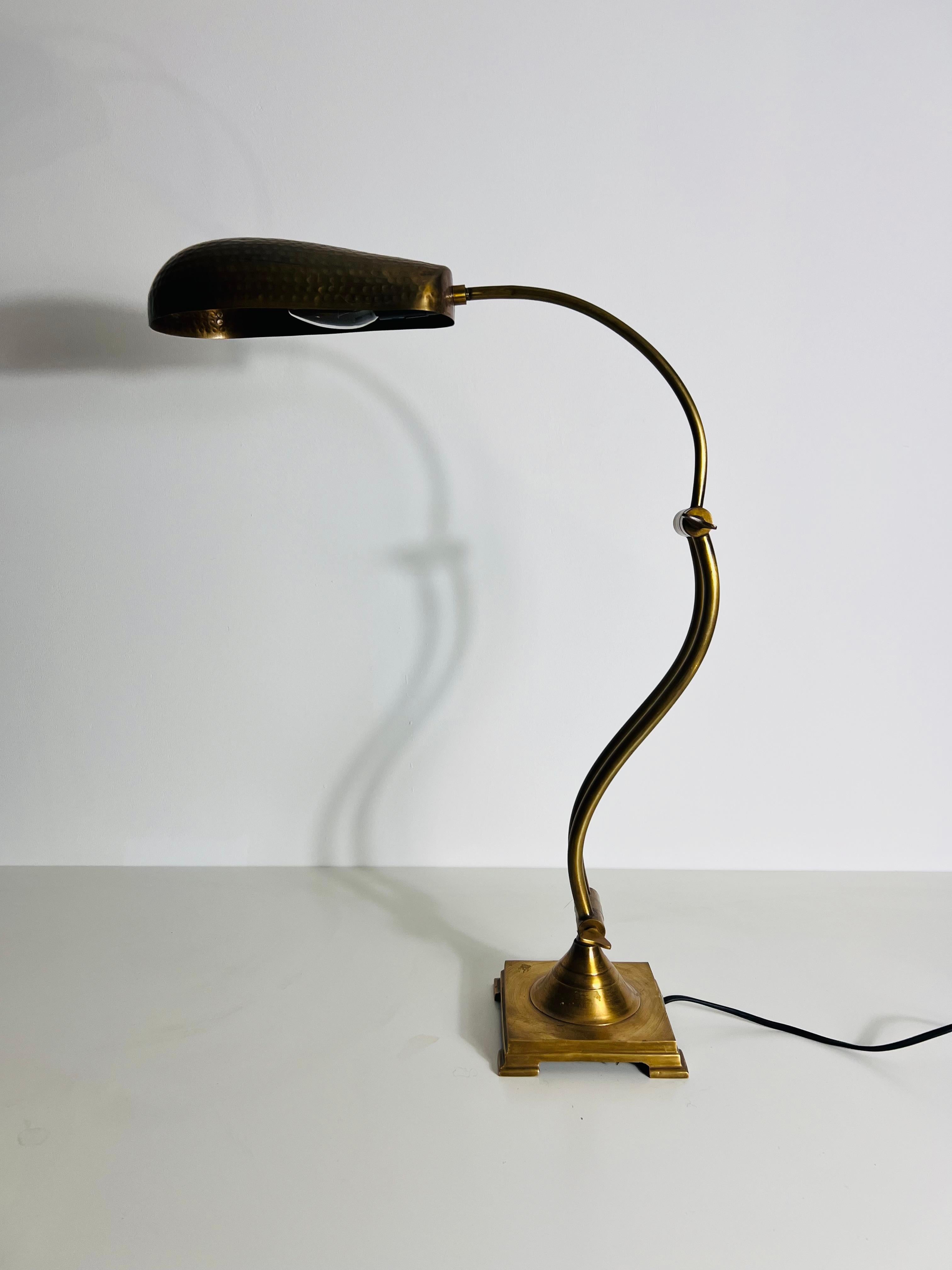 Mid-Century Shell Shaped Brass Table Lamp , 1960s, Germany For Sale 1