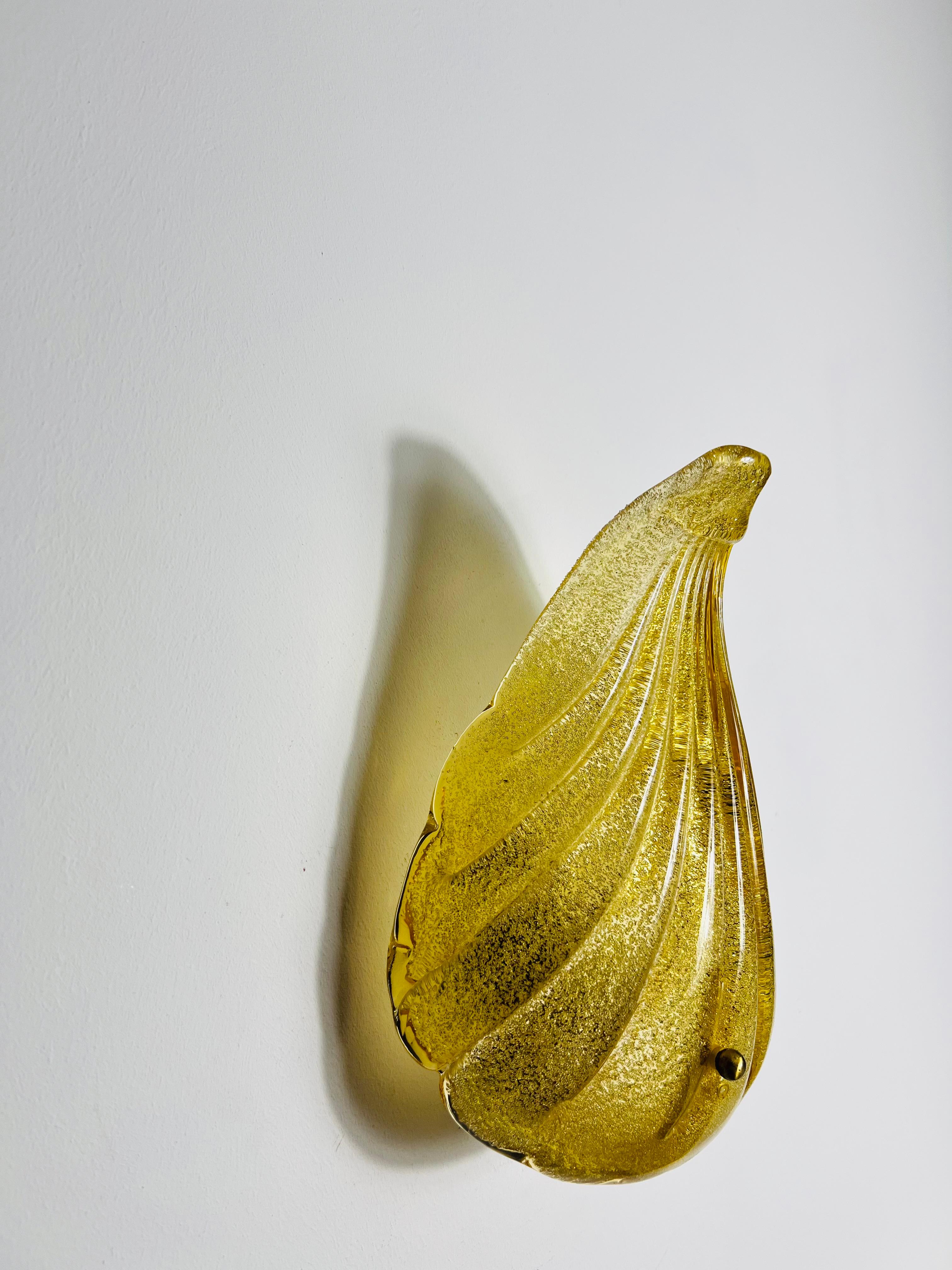 Mid-20th Century Mid-Century Shell Shaped Glass Wall Lamp, Italy, 1960s For Sale