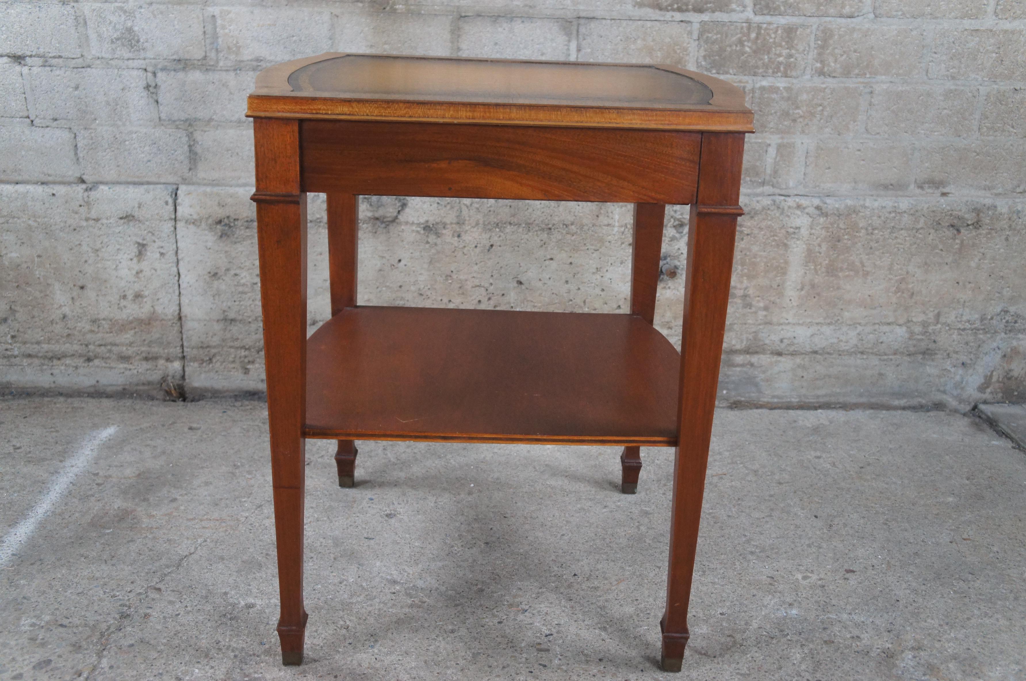 Mid Century Sheraton Style Mahogany Association Tooled Leather Top SideEnd Table For Sale 5