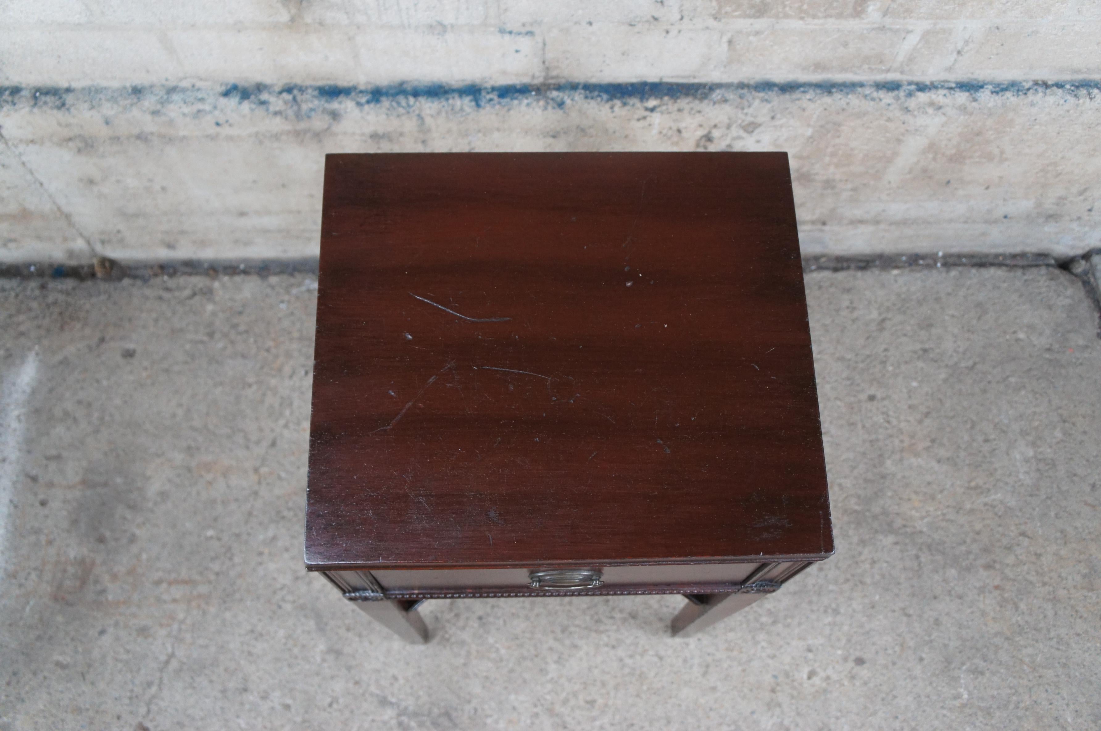 20th Century Mid Century Sheraton Style Mahogany Nightstand W/ Drawer Side Accent Table Stand