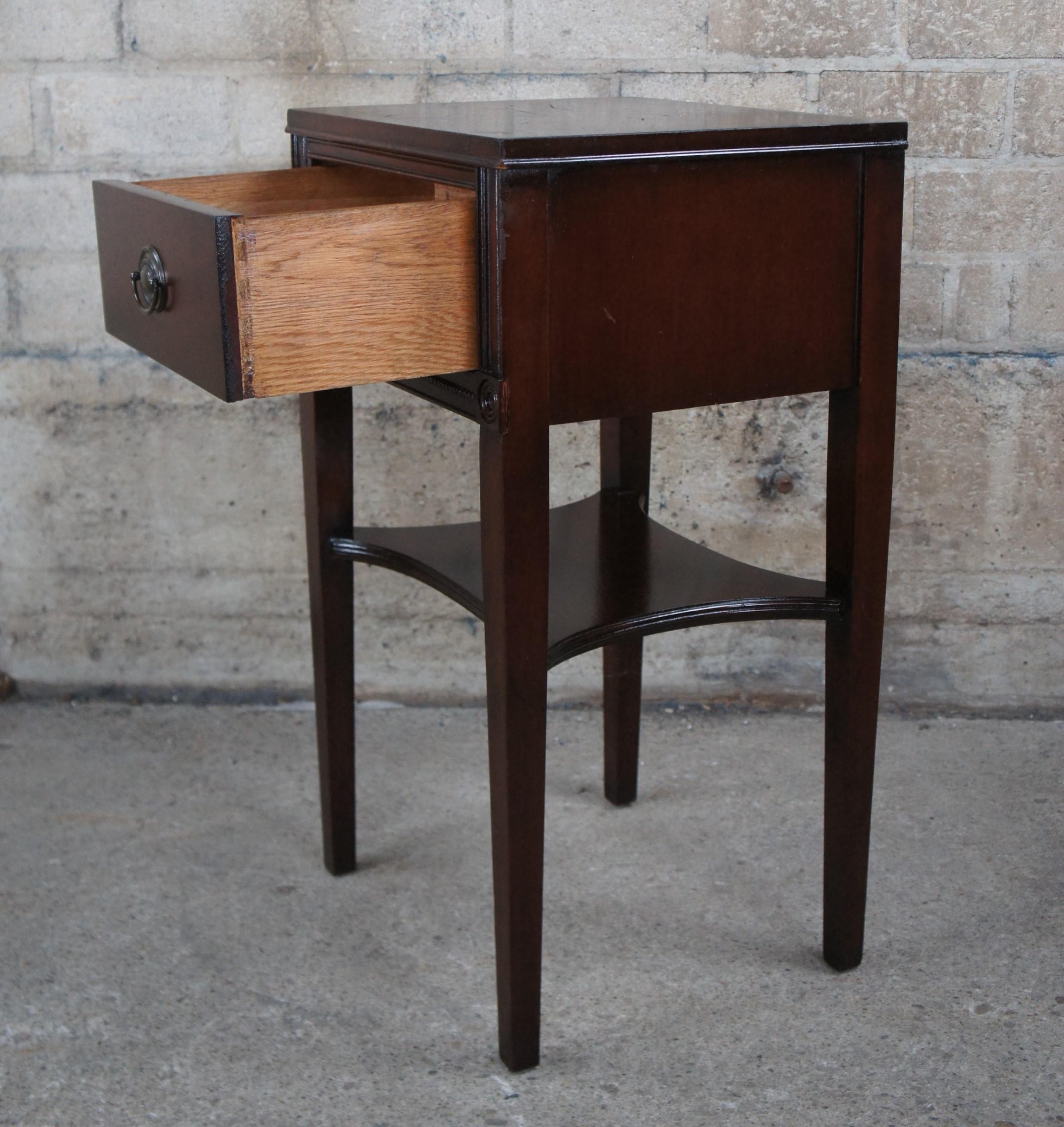 Mid Century Sheraton Style Mahogany Nightstand W/ Drawer Side Accent Table Stand 3