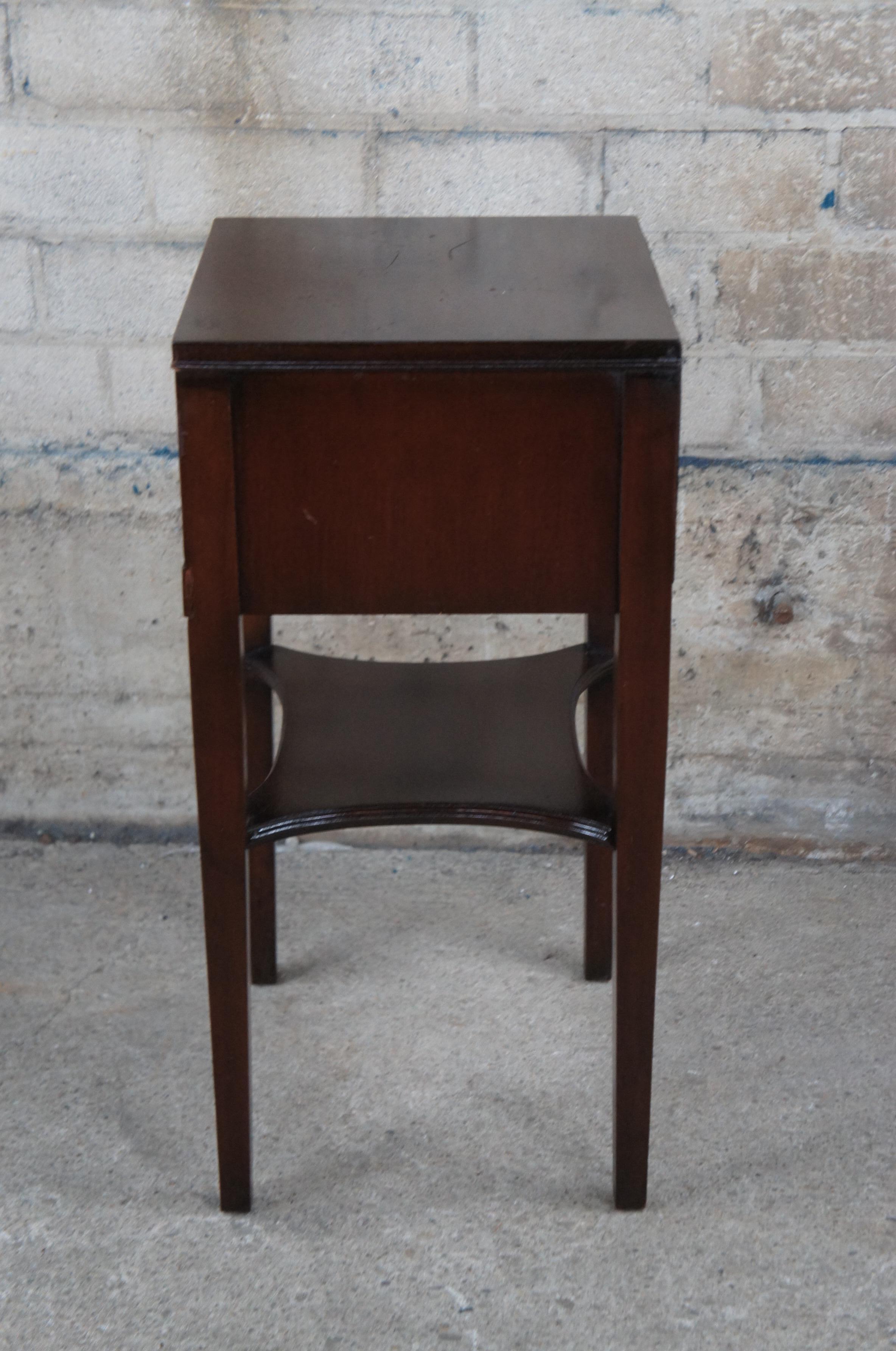 Mid Century Sheraton Style Mahogany Nightstand W/ Drawer Side Accent Table Stand 4
