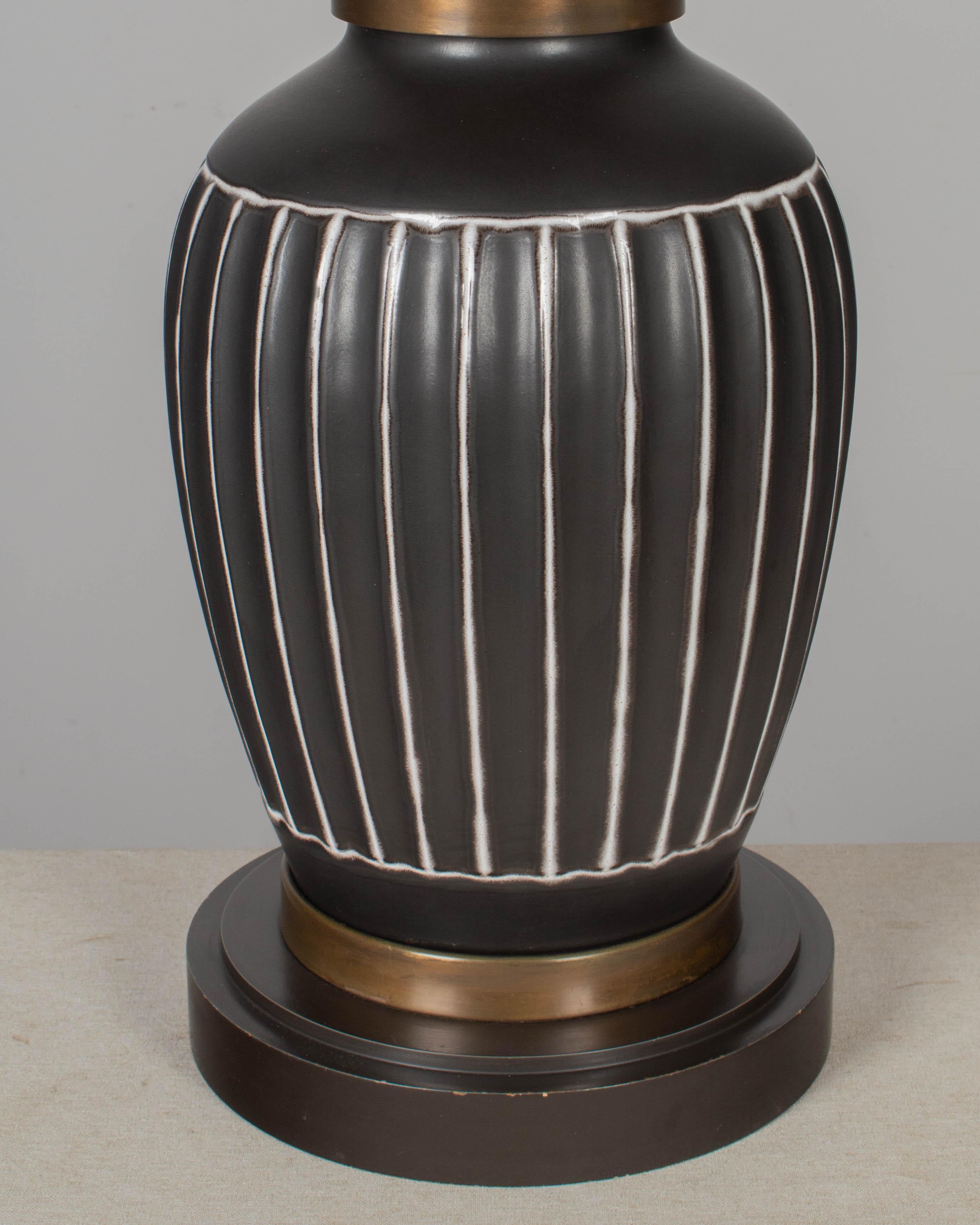 Bois Lampe en poterie danoise Søholm du milieu du siècle en vente