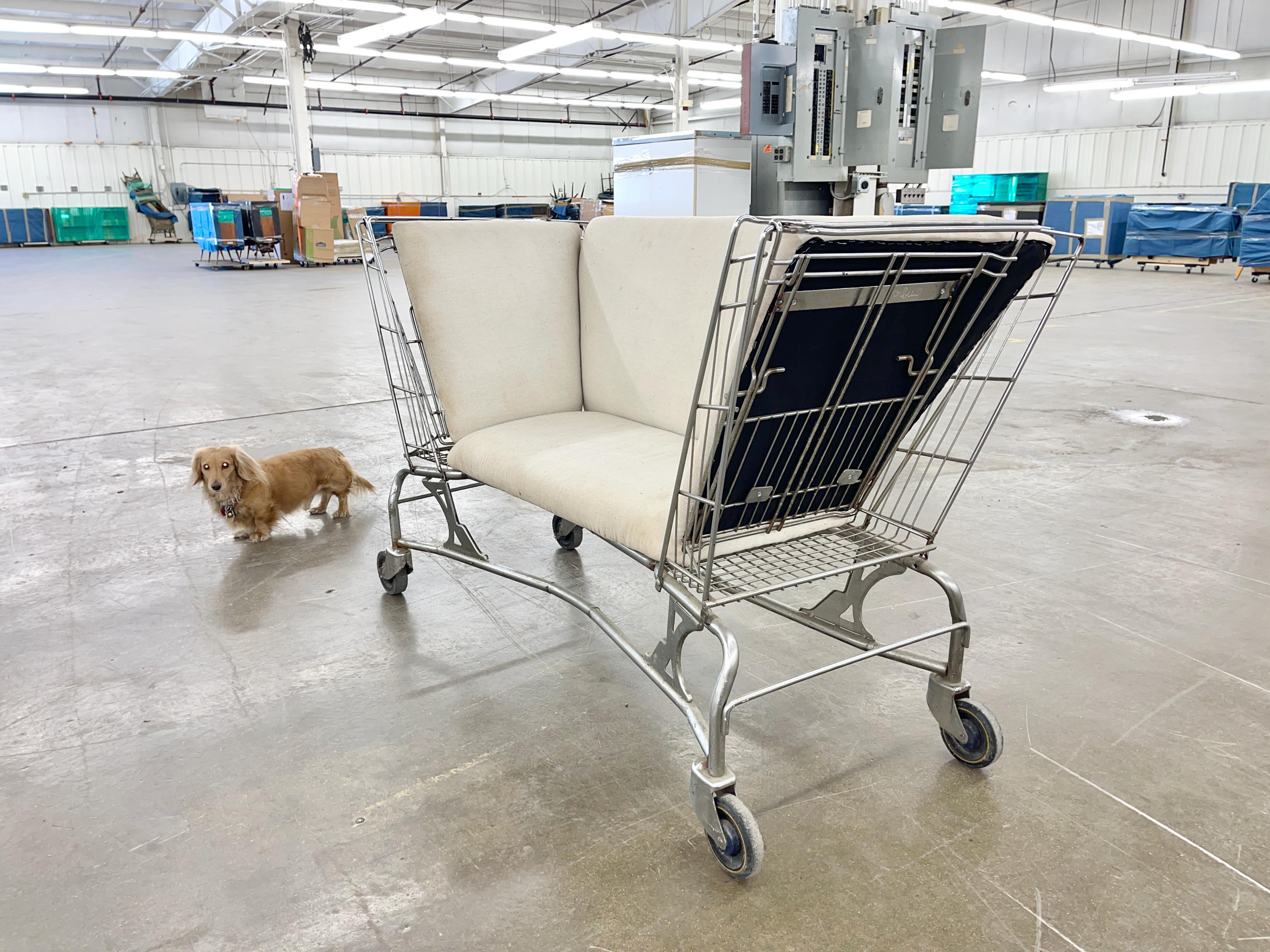 Chariot d'épicerie du milieu du siècle Loveseat ou Settee en vente 2