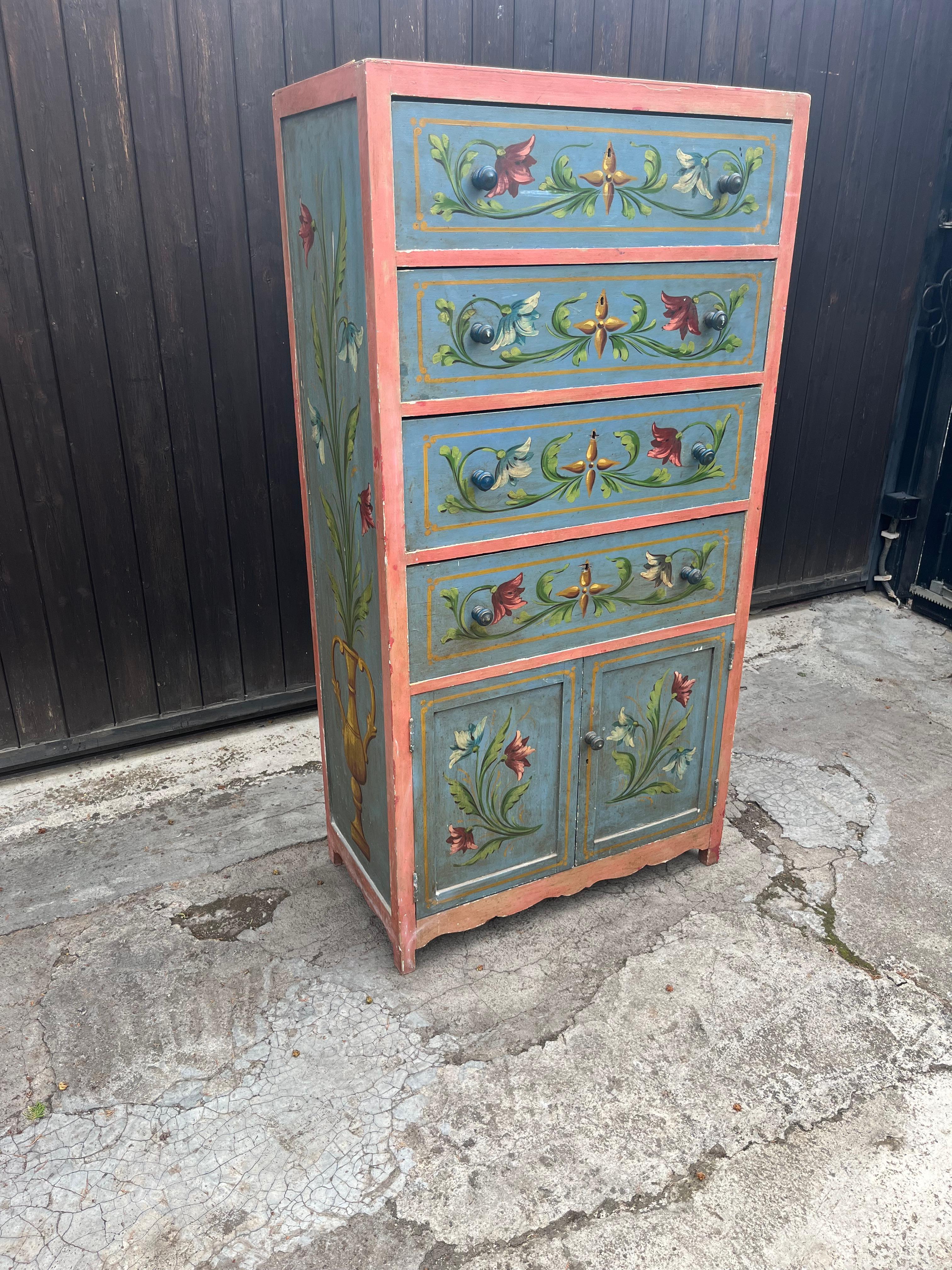 Cassettiera siciliana di metà secolo con decorazioni floreali, anni '50 in vendita 1