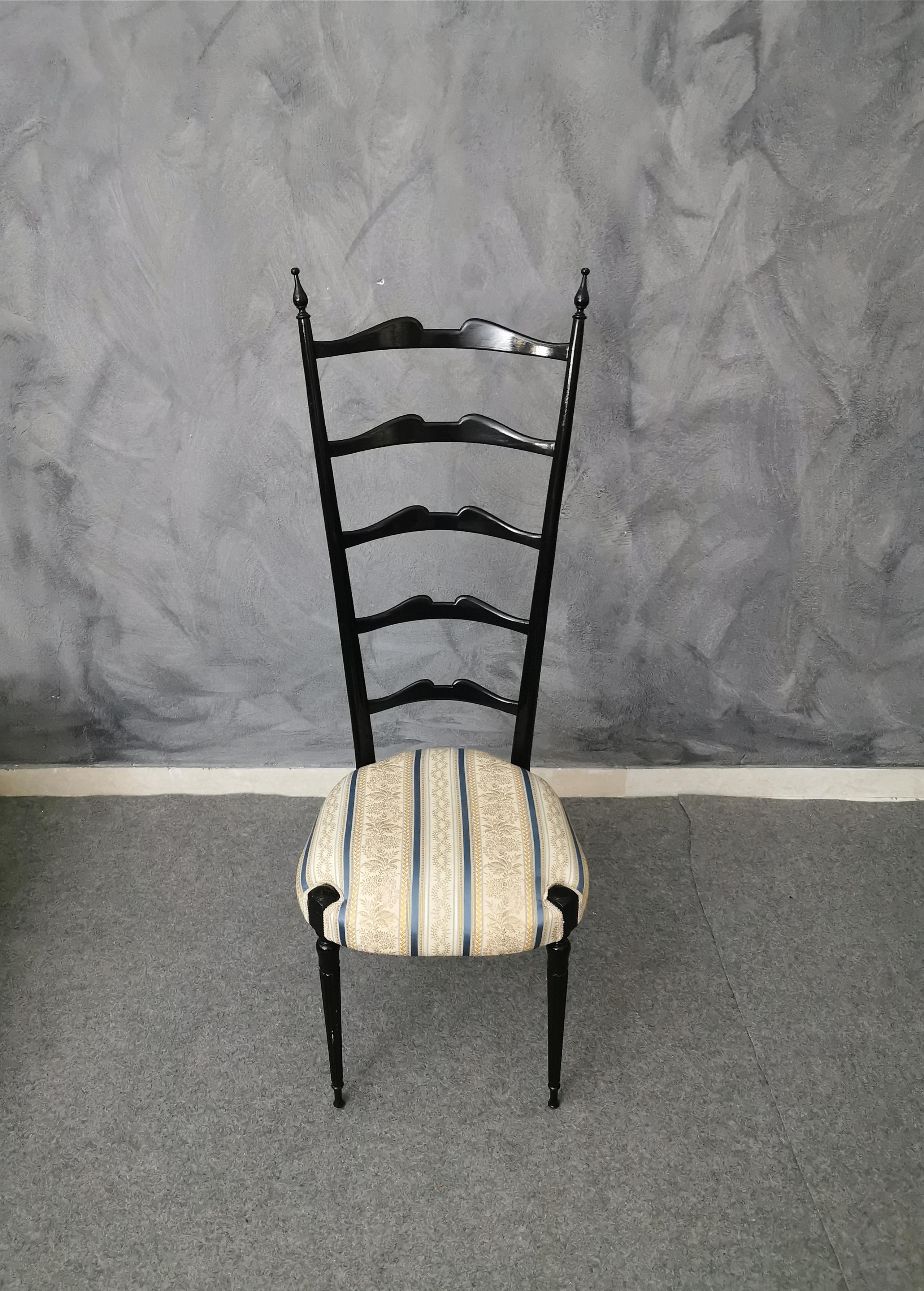 Elegant Chiavari chair with high back in glossy black lacquered maple wood, damask fabric covering with particular curved back feet, Italy 1950s.