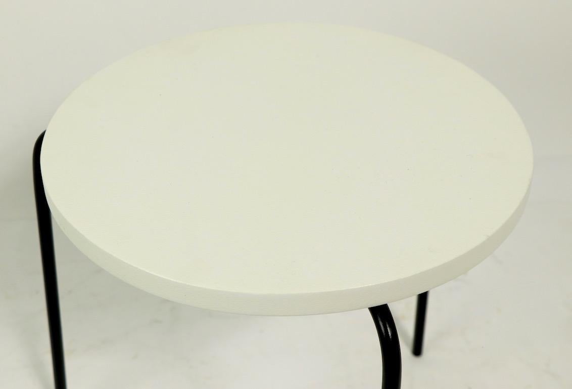 Table d'appoint du milieu du siècle:: d'après McCobb Bon état - En vente à New York, NY