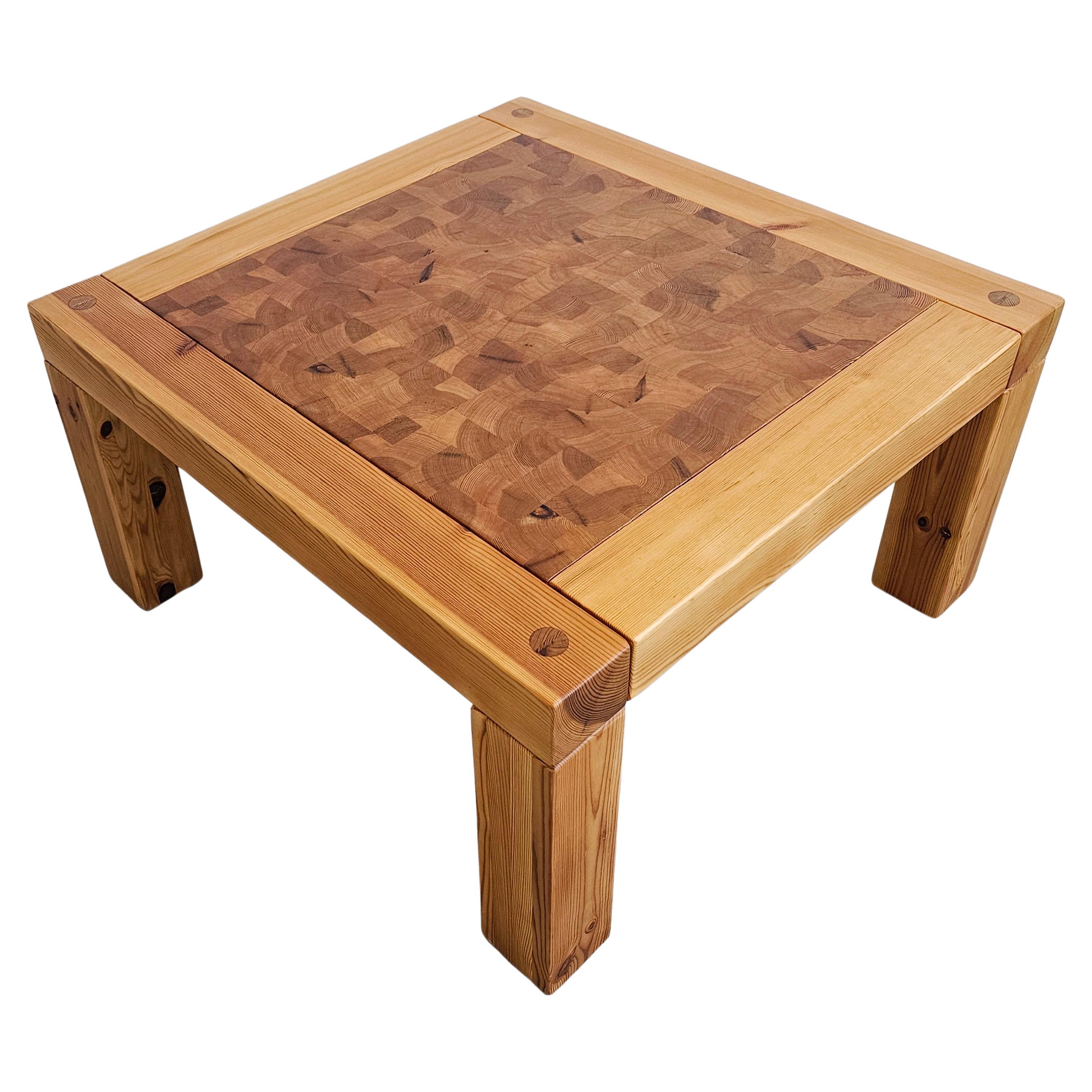 Mesa auxiliar de pino de mediados de siglo diseñada por Jaob Kielland Brandt, Suecia Años 70