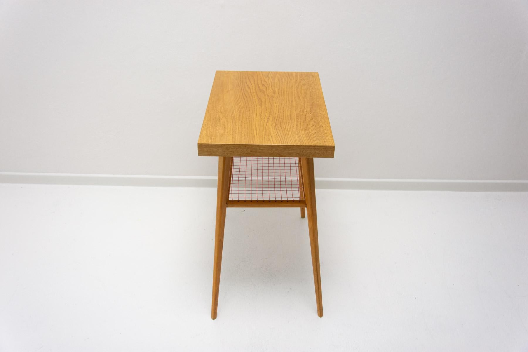 Midcentury Side Table from Dřevopodnik Holešov, Czechoslovakia, 1960s For Sale 2