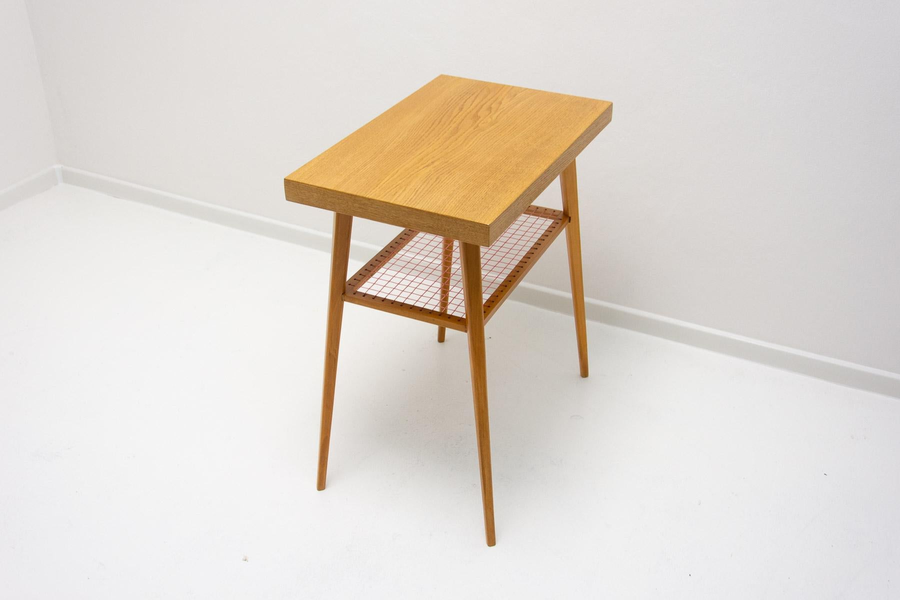Midcentury Side Table from Dřevopodnik Holešov, Czechoslovakia, 1960s For Sale 3