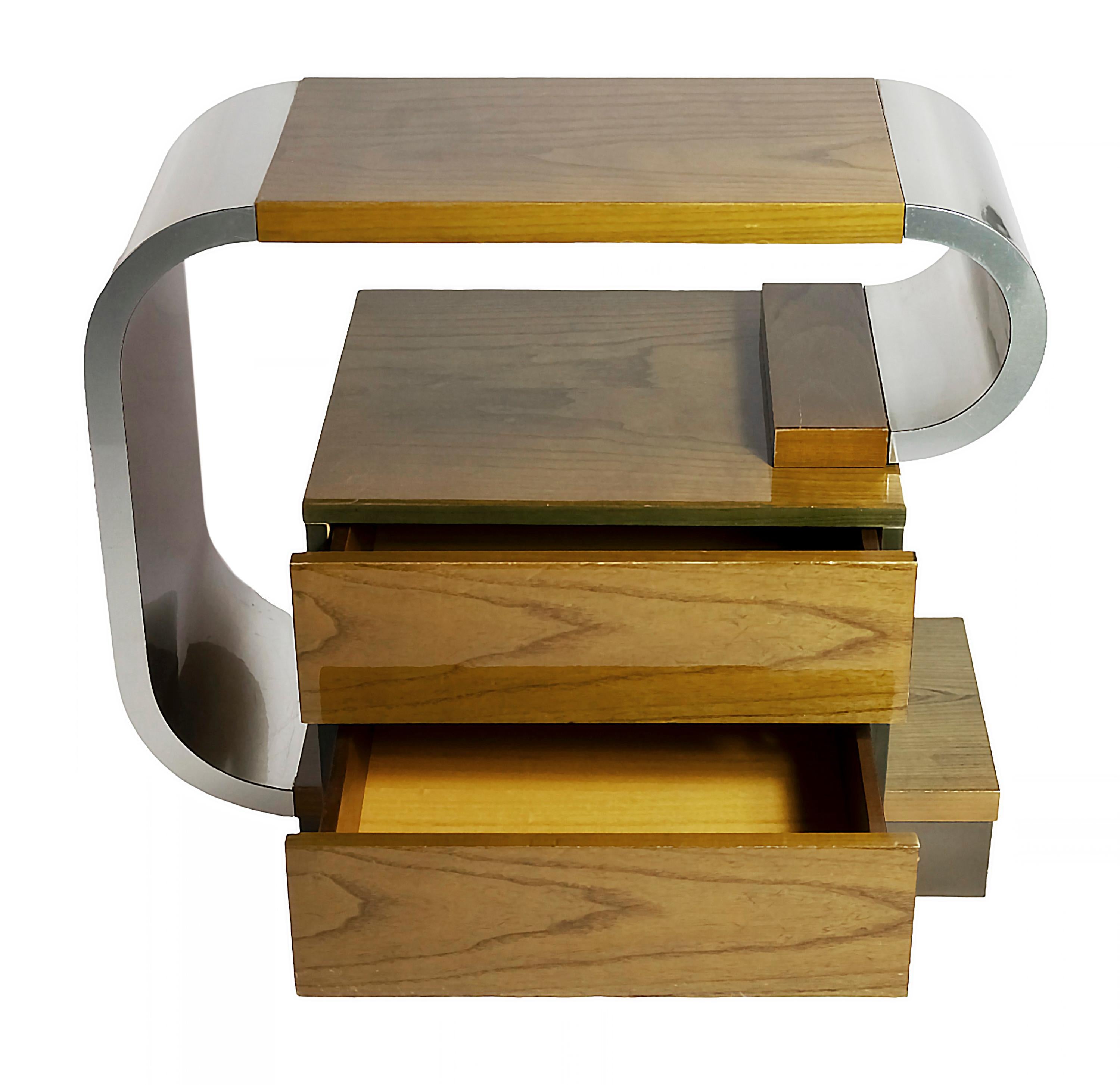Mid-Century Beistelltisch/Night Stand von Pierre Cardin, 1970er Jahre (Lackiert) im Angebot