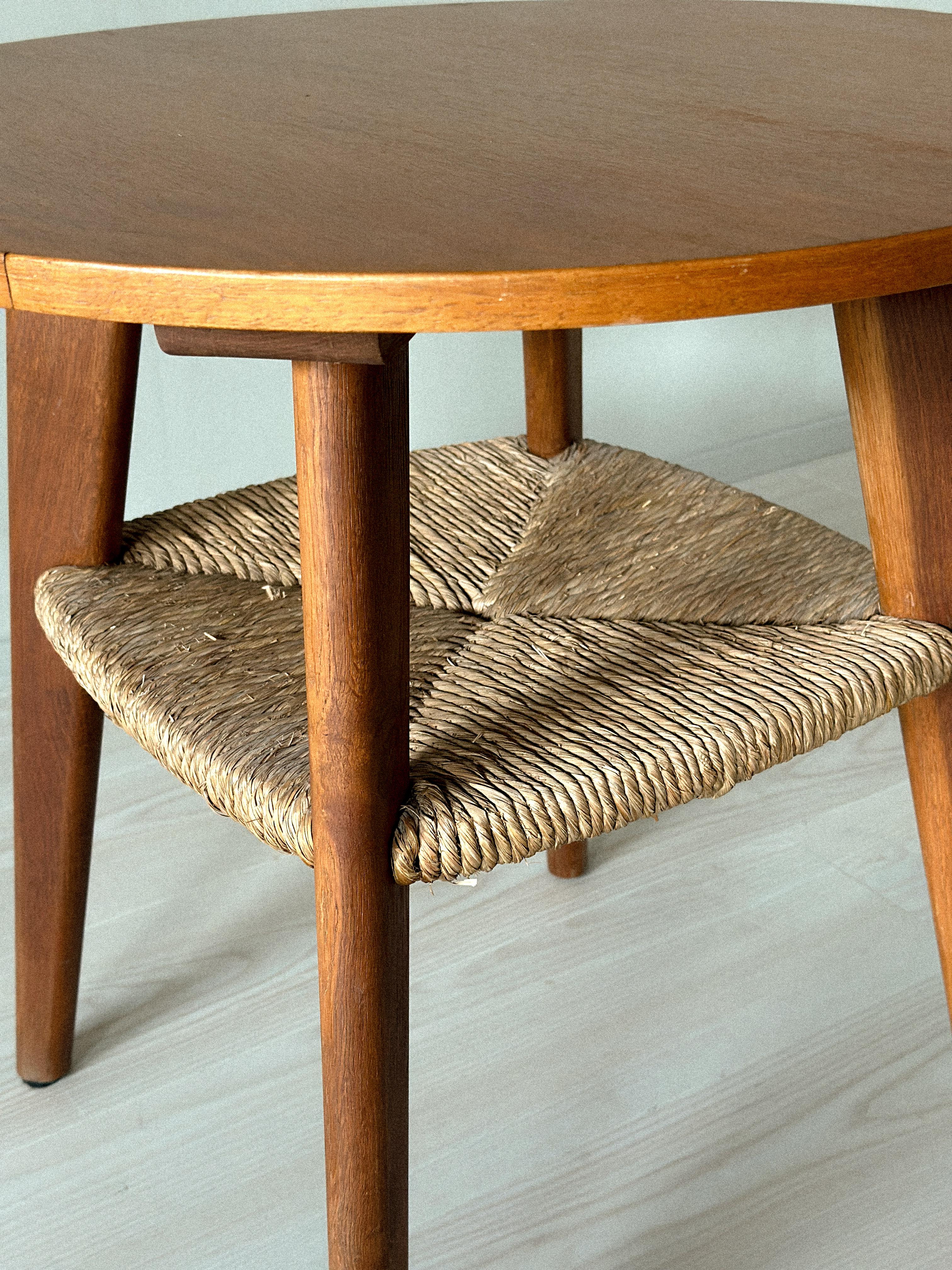 Mid-Century Side Table with Rush Shelf, Unknown Designer, Denmark, c. 1960s en vente 1