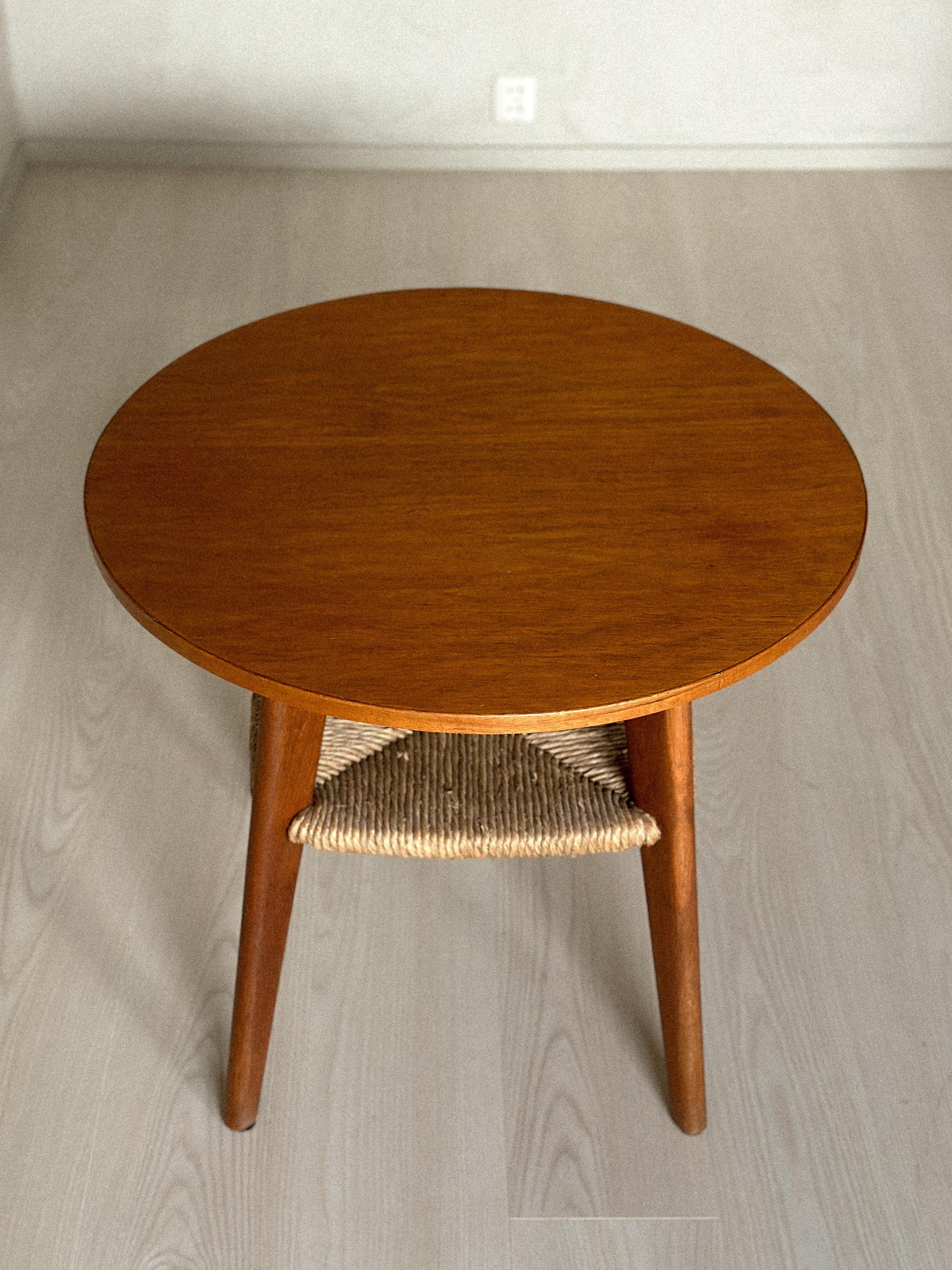 Mid-Century Side Table with Rush Shelf, Unknown Designer, Denmark, c. 1960s en vente 2