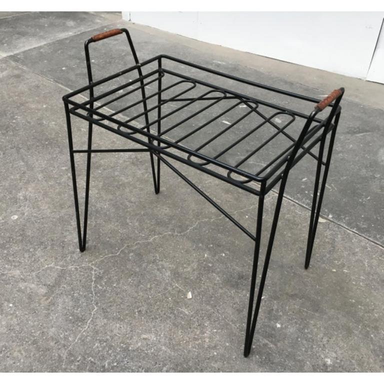 Métal Table à plateau d'appoint du milieu du siècle, années 1960 en vente