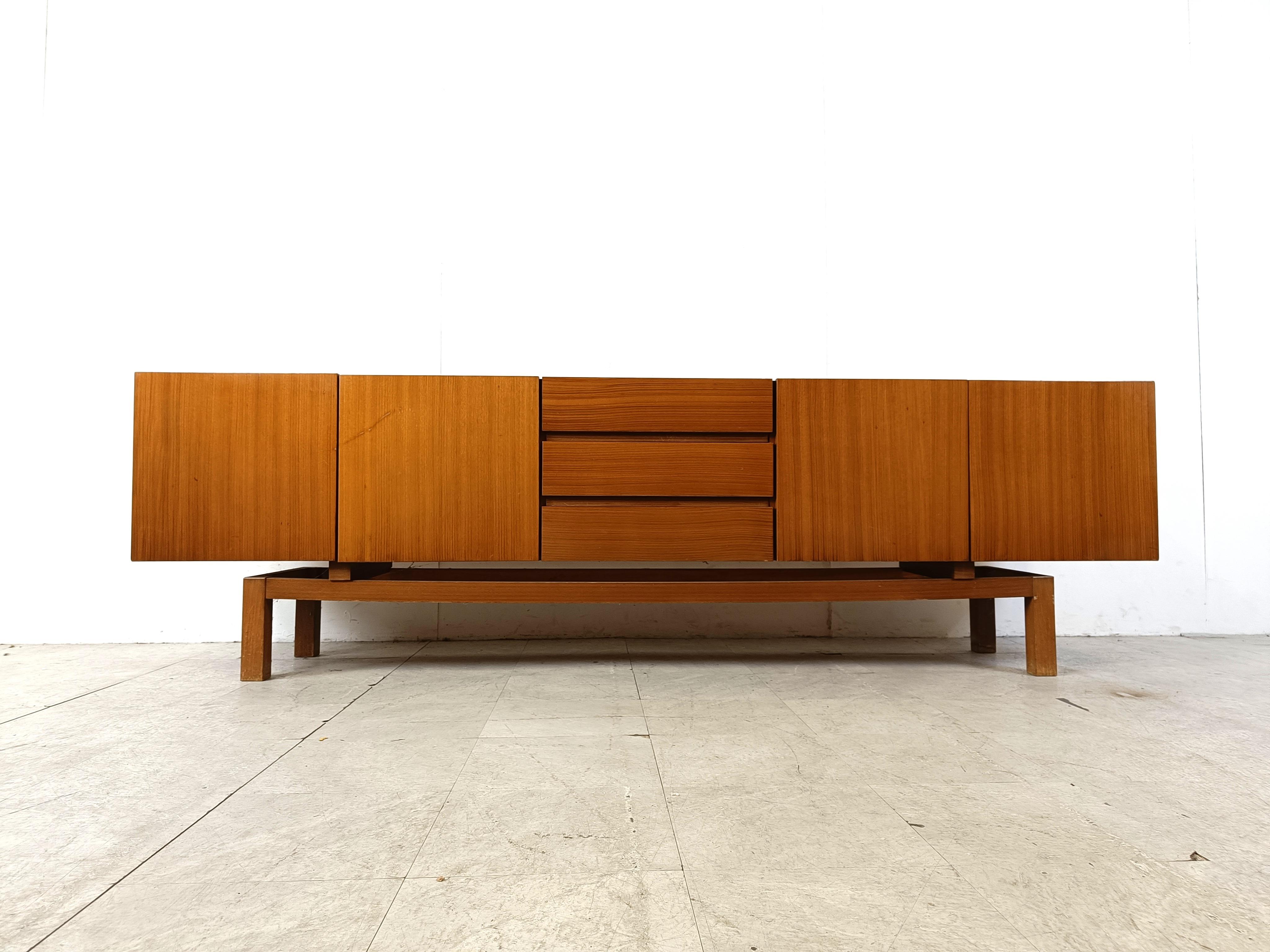 Mid century sideboard, 1960s In Good Condition For Sale In HEVERLEE, BE