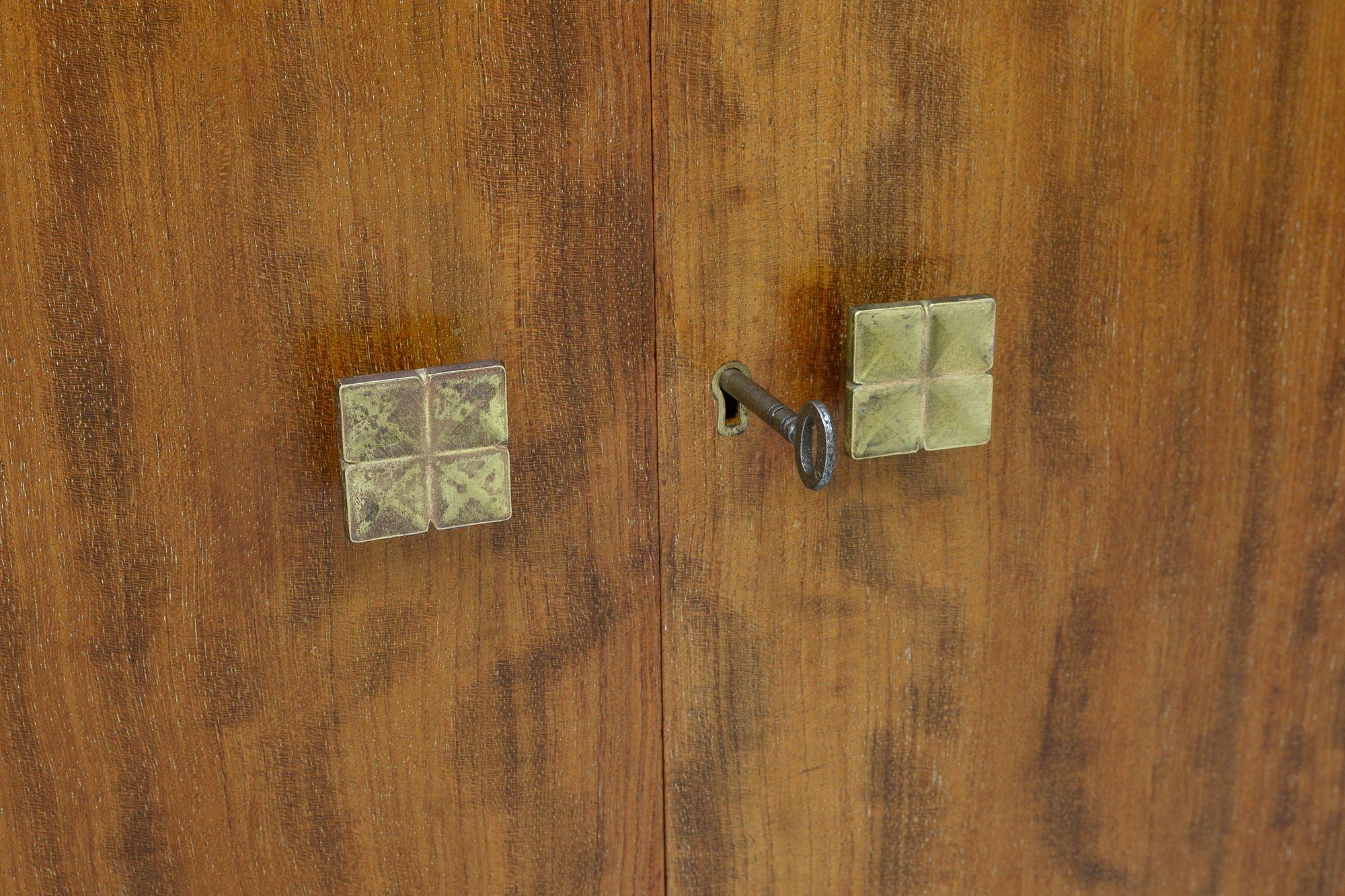 Credenza e armadietto per bevande di metà secolo in vendita 3