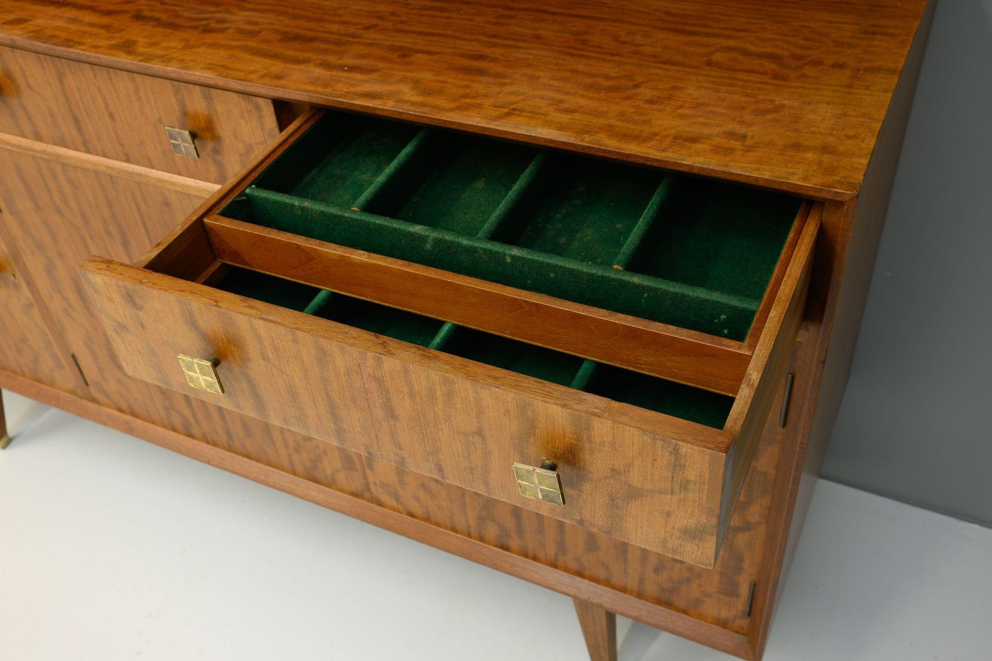 Credenza e armadietto per bevande di metà secolo in vendita 6
