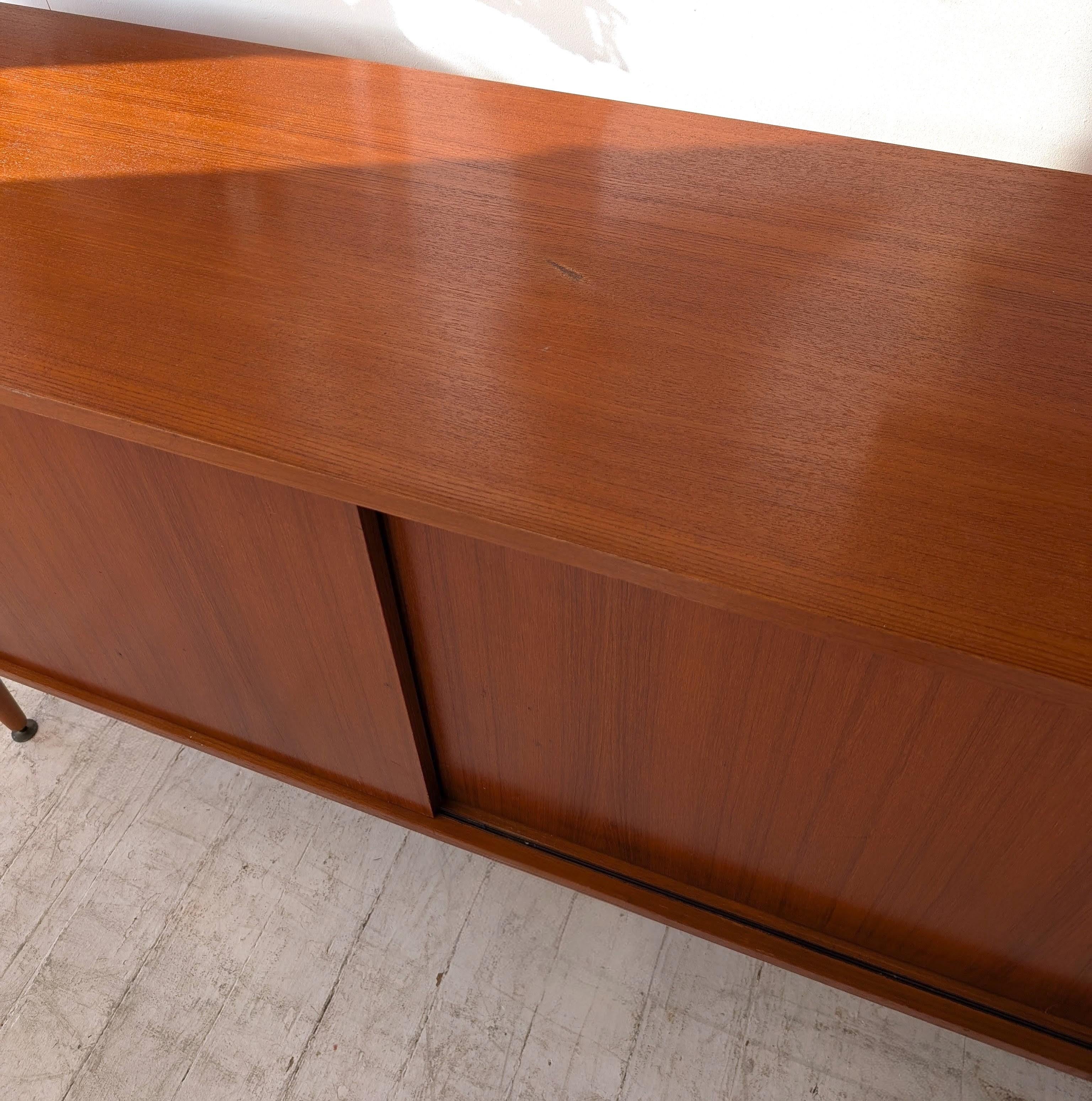 Credenza di metà secolo di Alfred Hendrickx, anni '60, teak e piastrelle di ceramica Vigneron in vendita 8