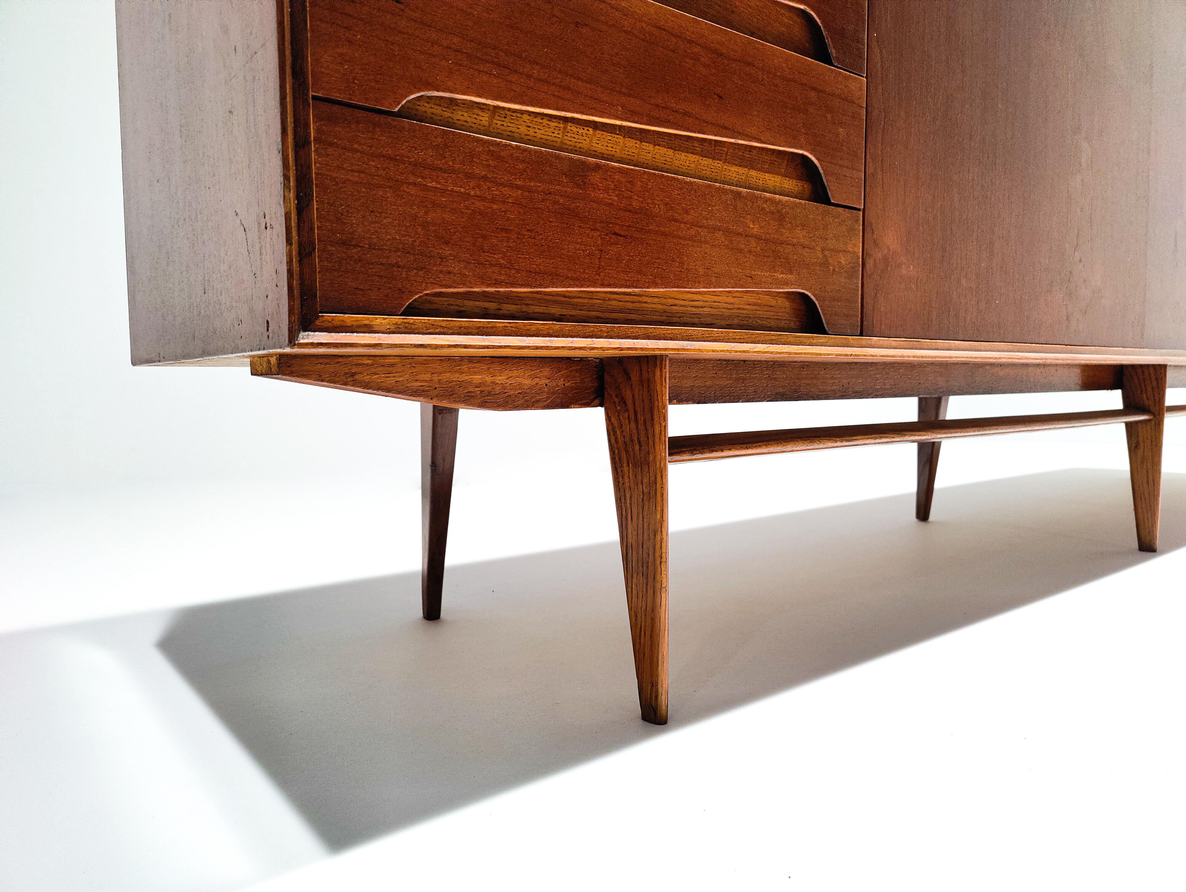 Mid-Century Sideboard by Edmondo Palutari for Dassi Mobili Moderni, Italy, 1960s In Good Condition In Brussels, BE