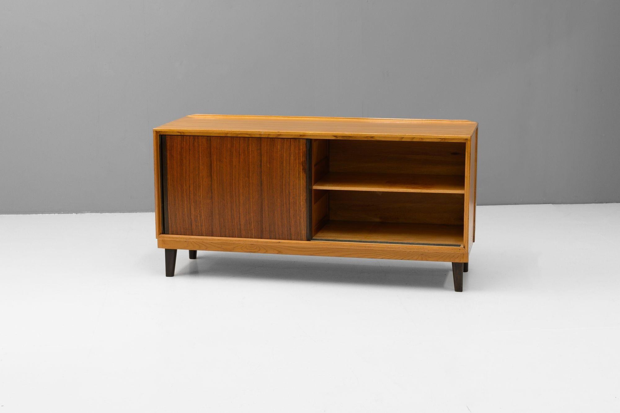 Mid-Century Modern Enfilade du milieu du siècle dernier de Gordon Russell en vente