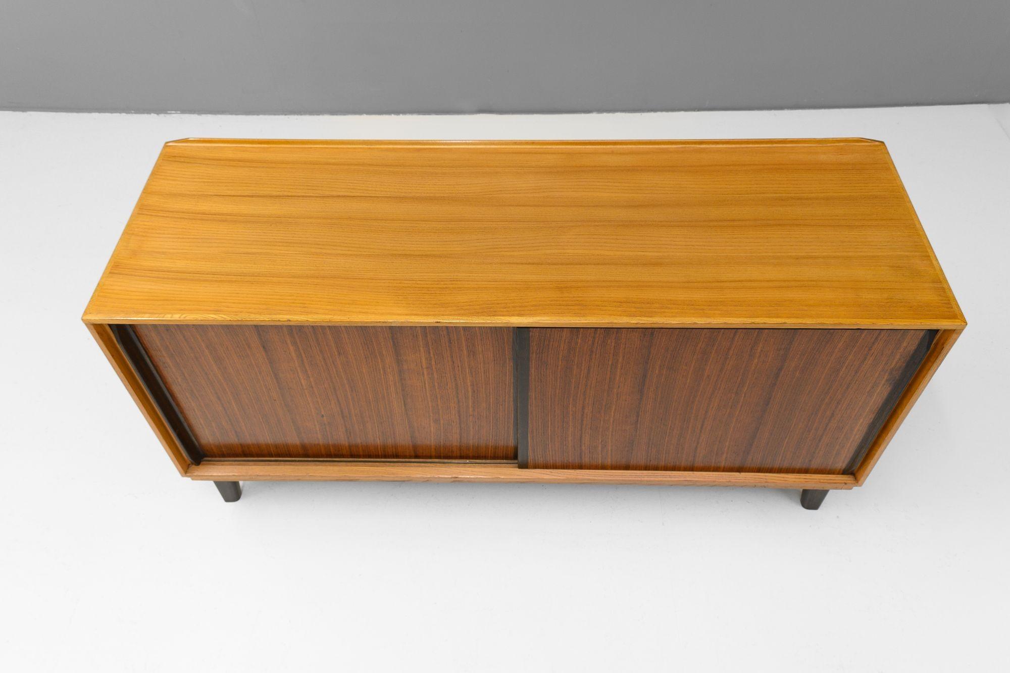 20ième siècle Enfilade du milieu du siècle dernier de Gordon Russell en vente