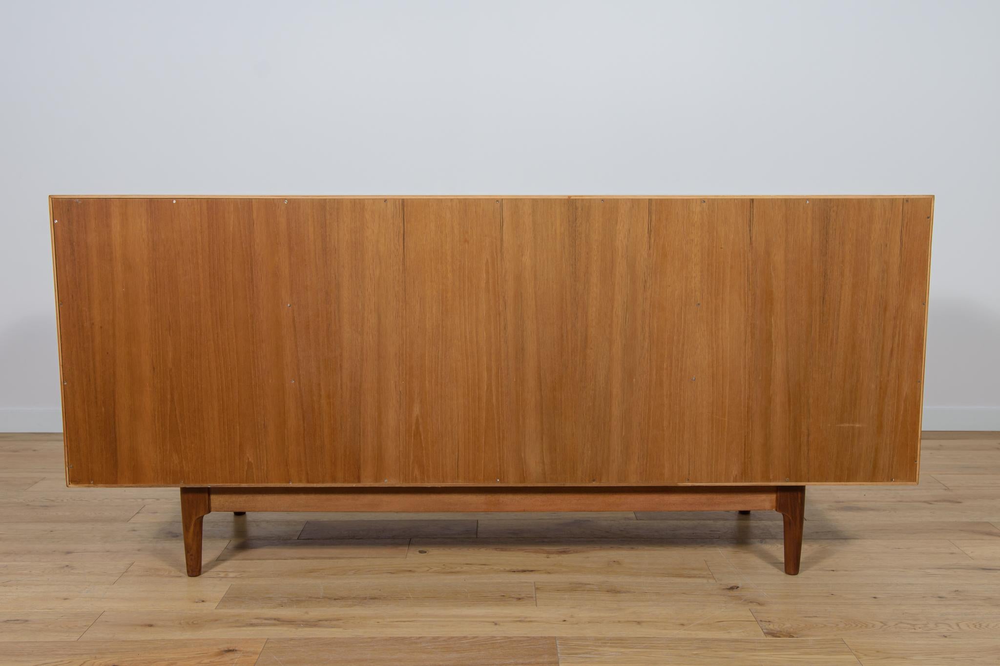 Mid-Century Sideboard by Ib Kofod Larsen for G-Plan, 1960s In Excellent Condition For Sale In GNIEZNO, 30