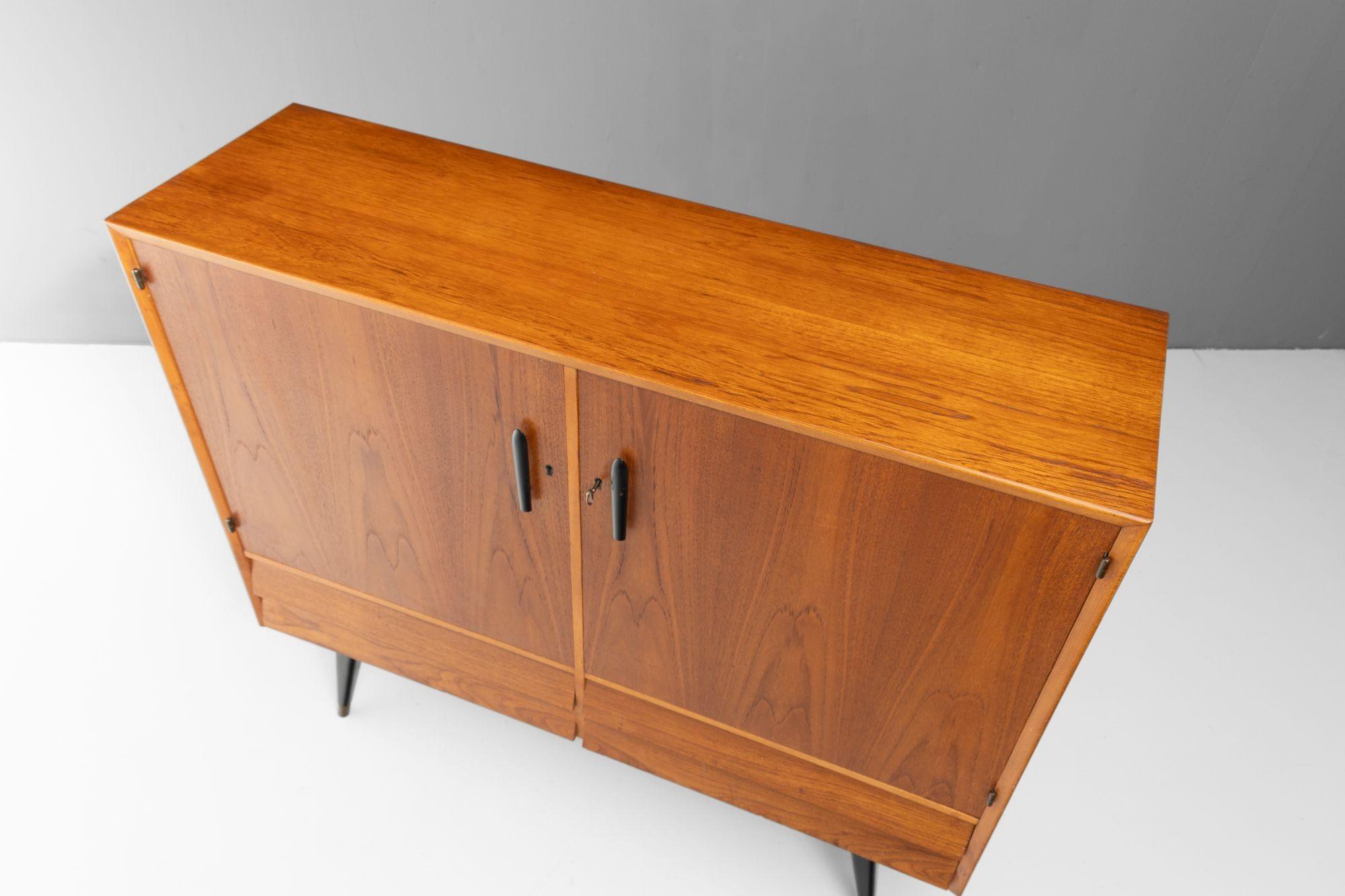 Teak Credenza di metà secolo di Ikea in vendita