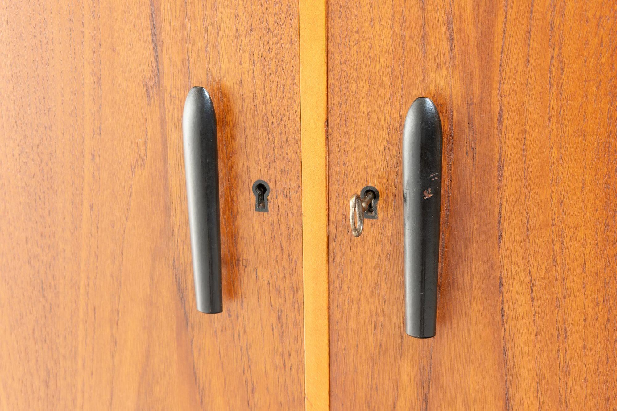 Credenza di metà secolo di Ikea in vendita 4