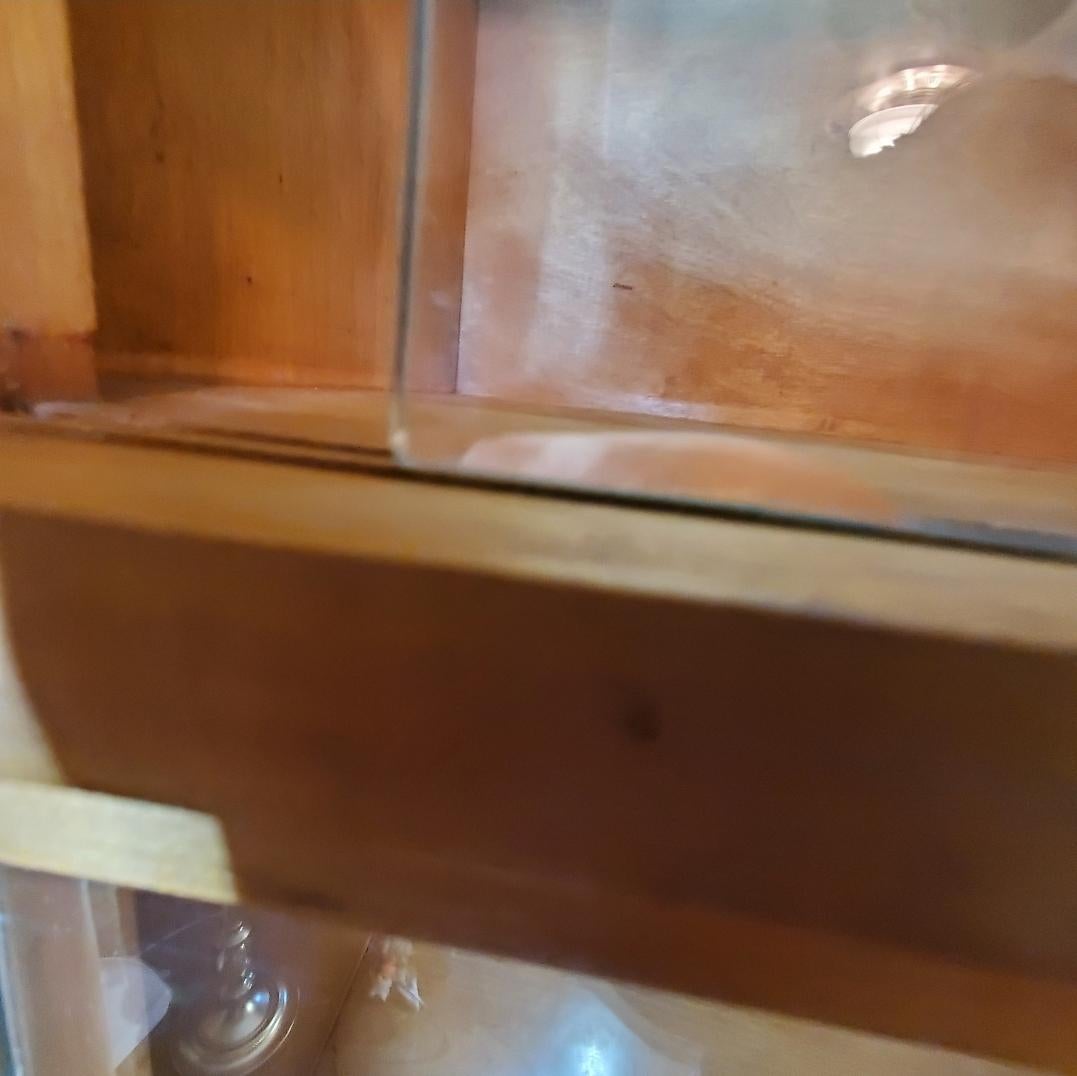 Vetro Credenza di metà secolo di Leslie Diamond per Conant Ball in vendita