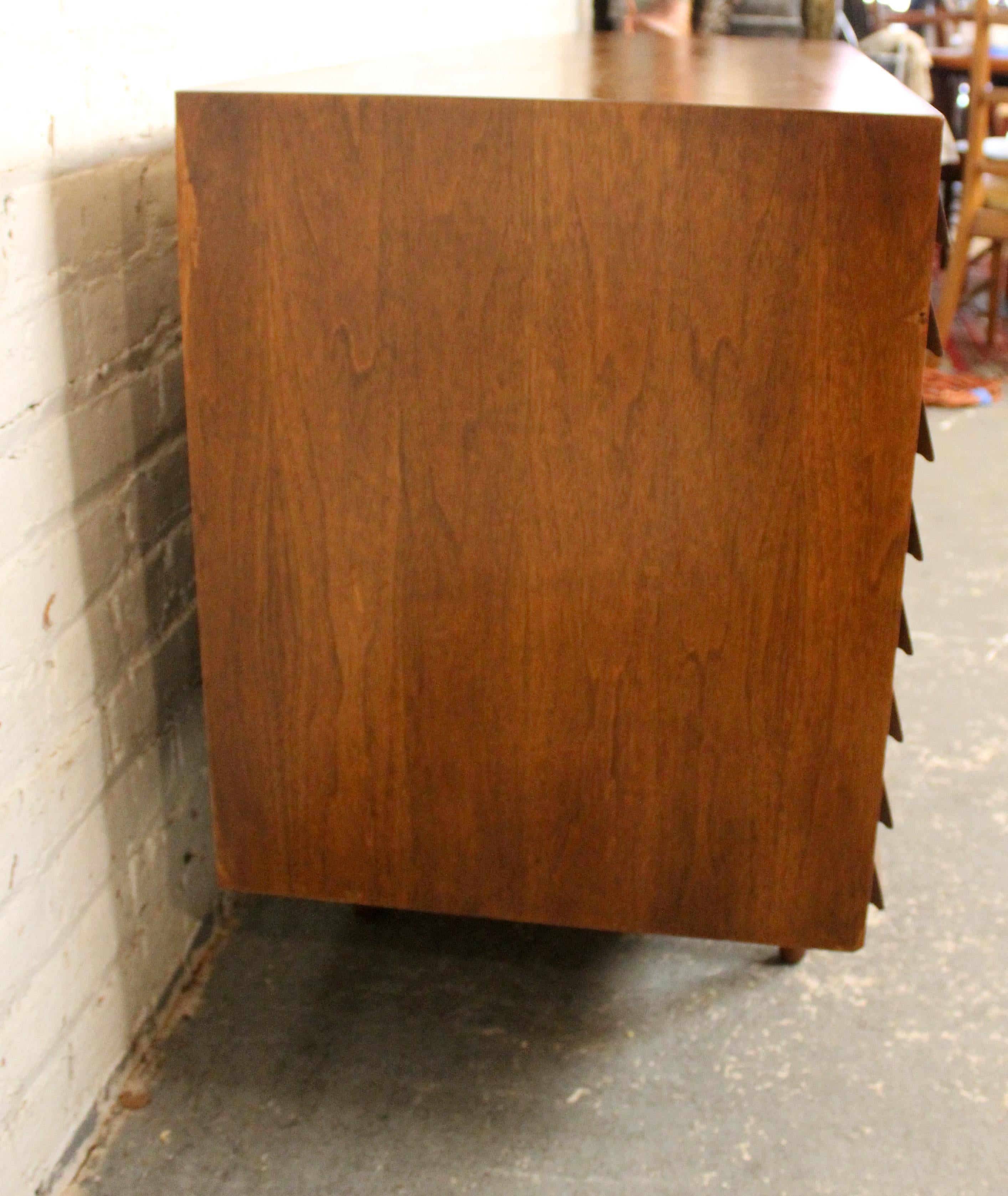 Mid-Century Sideboard by Merton Gershun for American of Martinsville In Good Condition For Sale In Brooklyn, NY