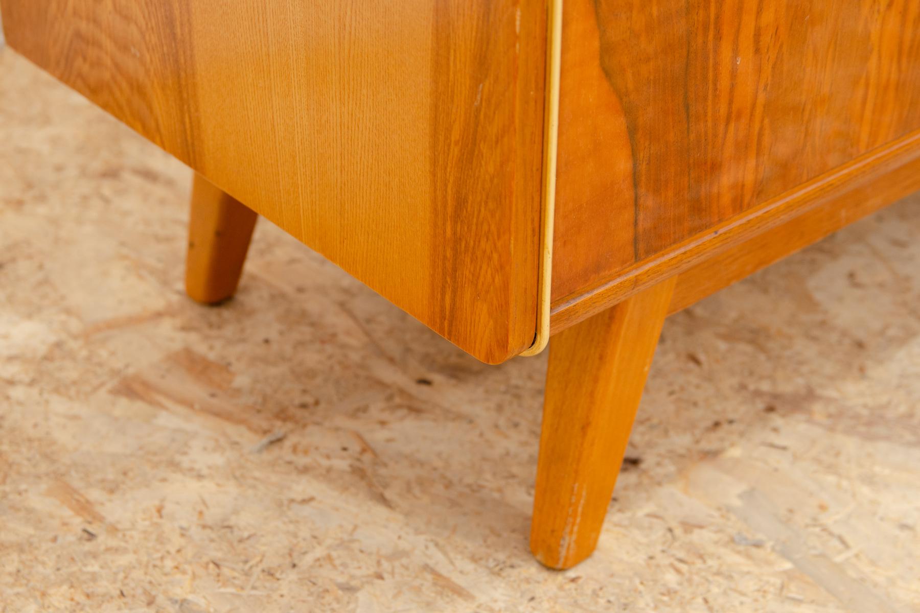 Vetro Credenza di metà secolo di Nepožitek & Landsman per Jitona, 1970 in vendita