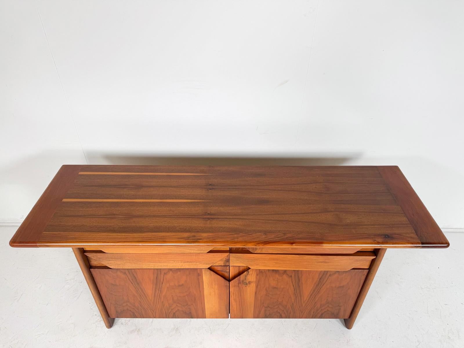 Credenza di metà secolo di Titina Ammanati & Giampiero Vitelli per Catalano in vendita 2
