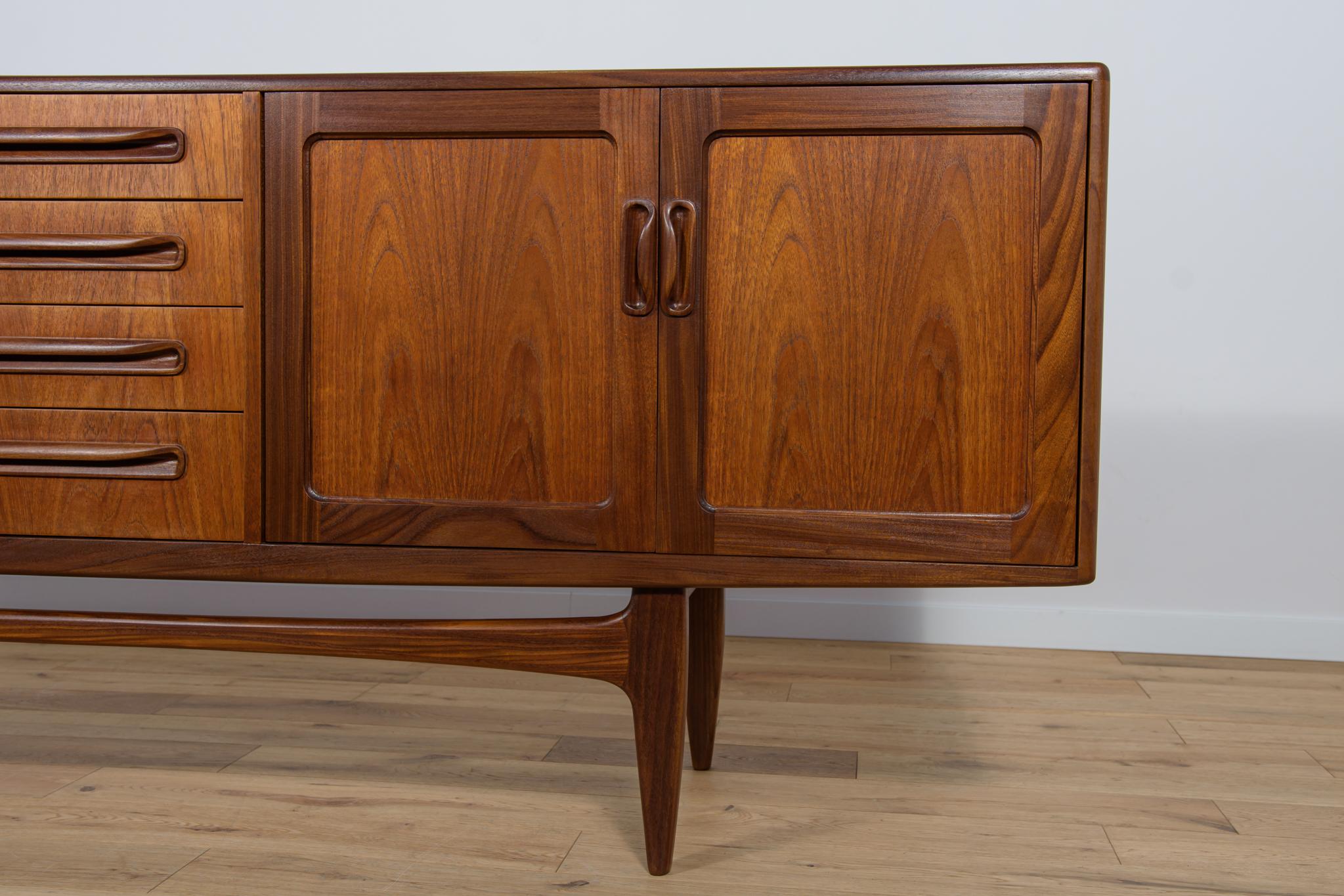 Mid Century sideboard by Victor Wilkins for G-Plan, 1960s For Sale 4