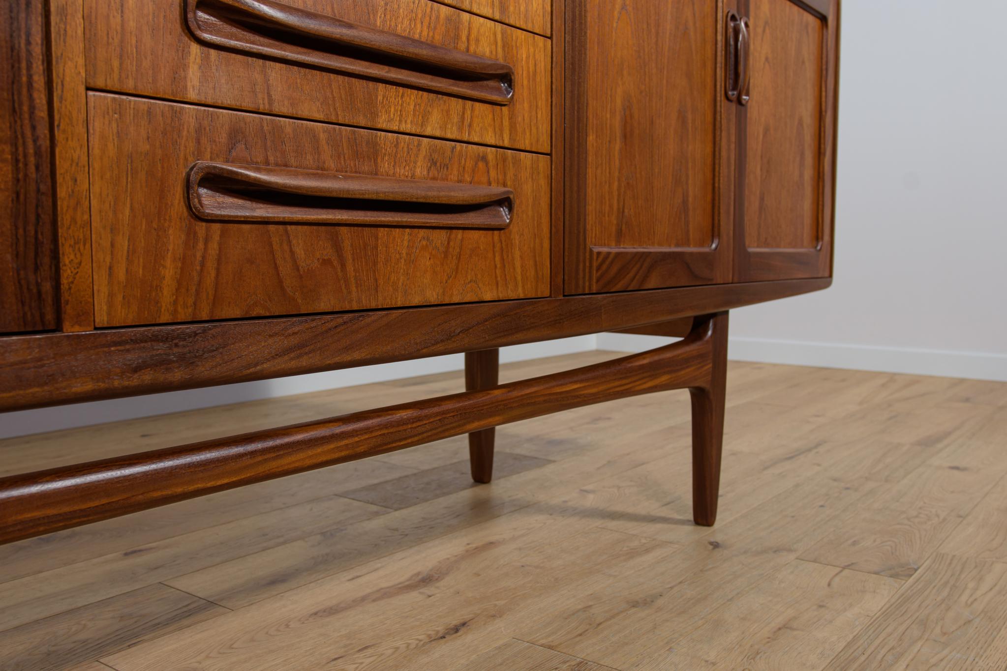 Mid Century sideboard by Victor Wilkins for G-Plan, 1960s For Sale 6