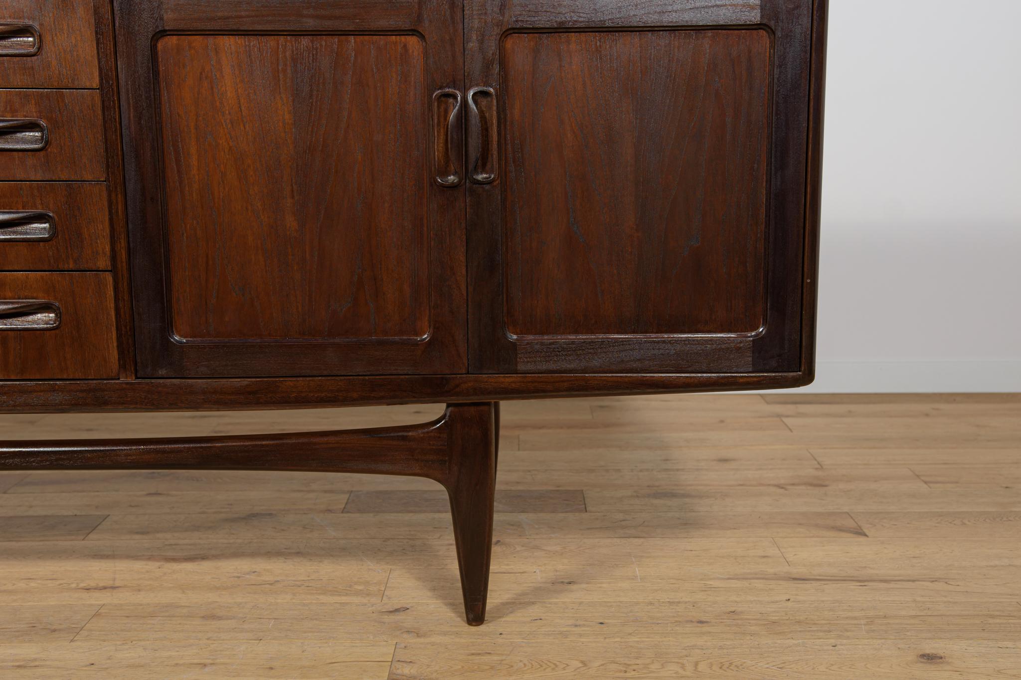 Credenza di metà secolo di Victor Wilkins per G-Plan, Regno Unito, anni '60 in vendita 11