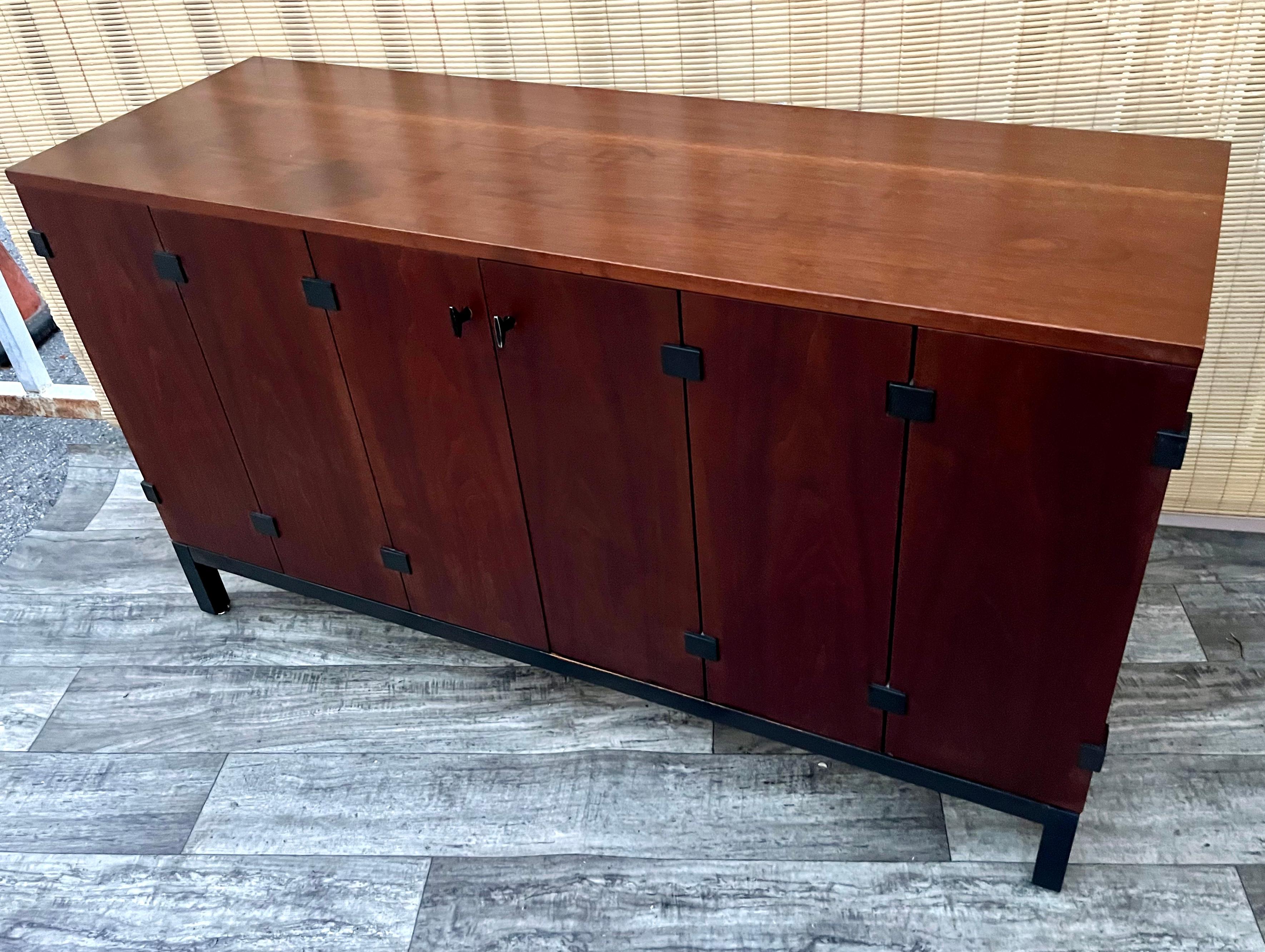 Mid Century Sideboard Credenza by Milo Baughman for Directional. Circa 1960s 2