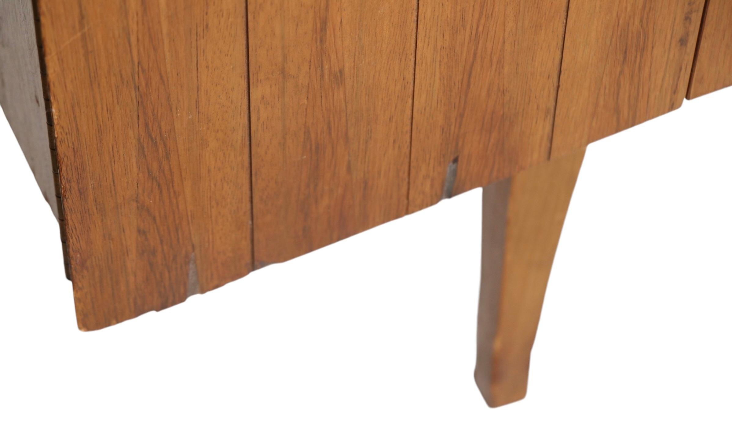 Mid Century Sideboard Credenza by The Lane Furniture Company c 1950/60's For Sale 3