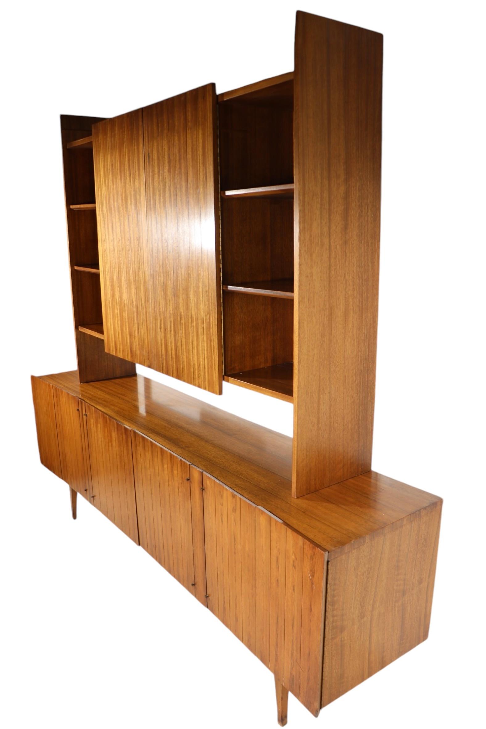Mid Century Sideboard Credenza by The Lane Furniture Company c 1950/60's For Sale 8