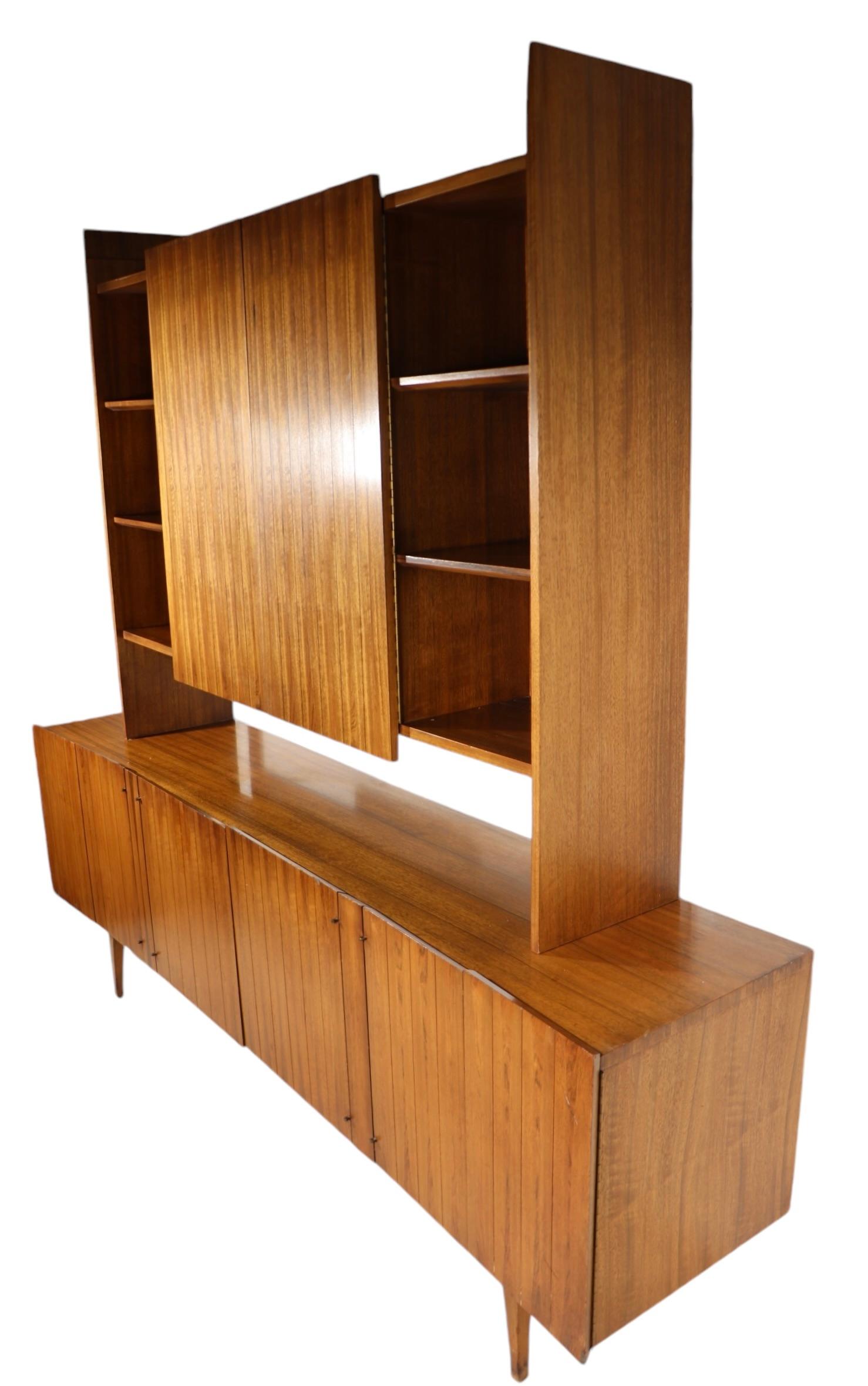 Mid Century Sideboard Credenza by The Lane Furniture Company c 1950/60's For Sale 9