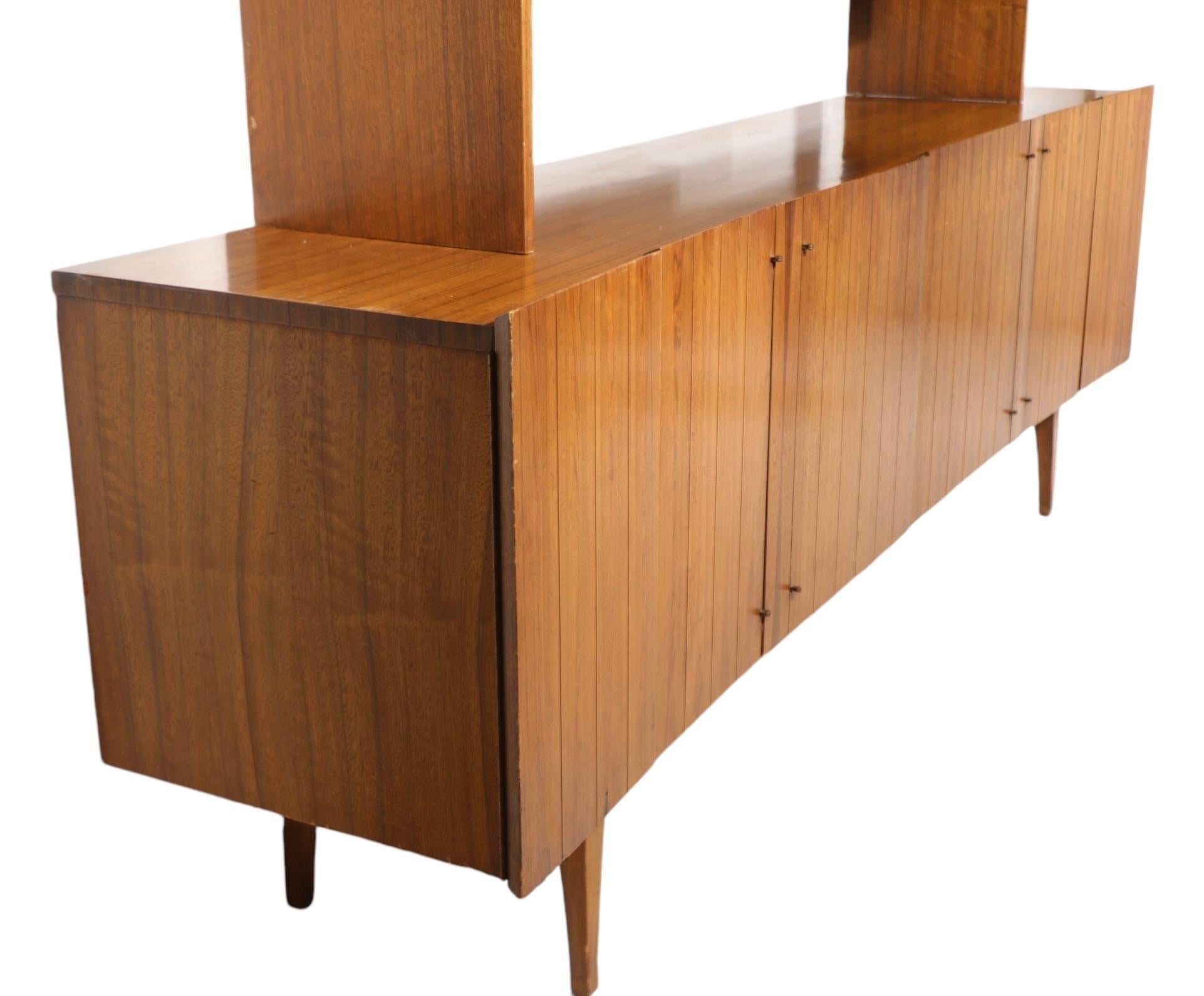 Mid Century Sideboard Credenza by The Lane Furniture Company c 1950/60's For Sale 12