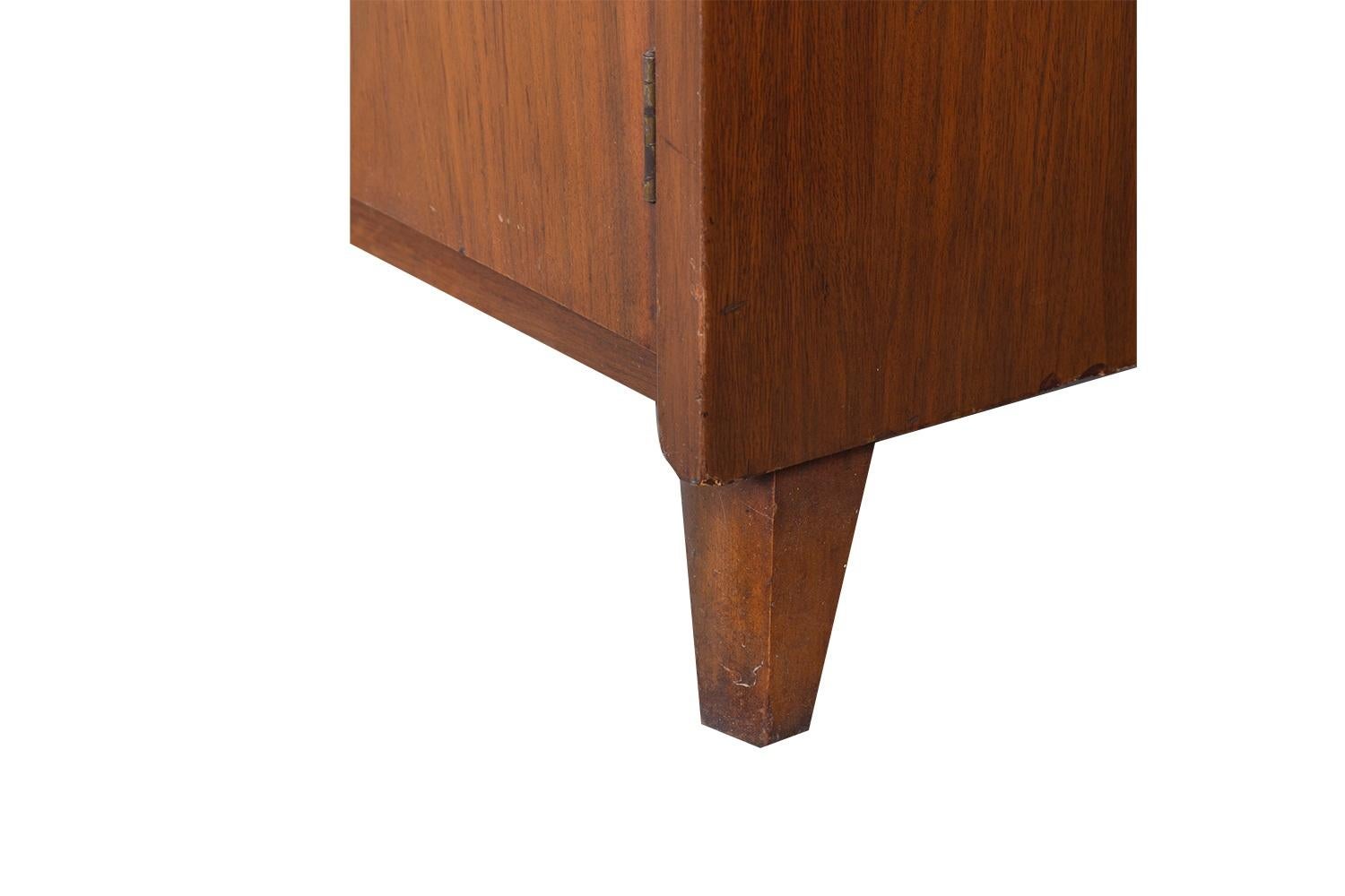 Credenza credenza cassettiera di metà secolo di Stanley in vendita 5