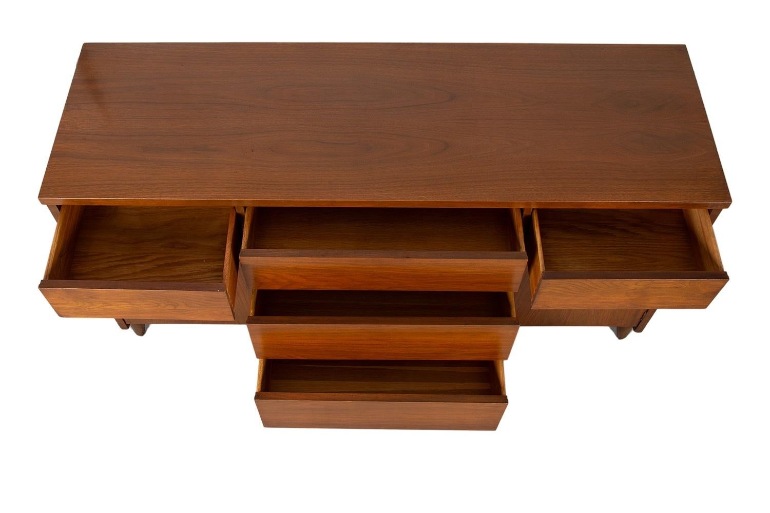 Mid-Century moderno Credenza credenza cassettiera di metà secolo di Stanley in vendita